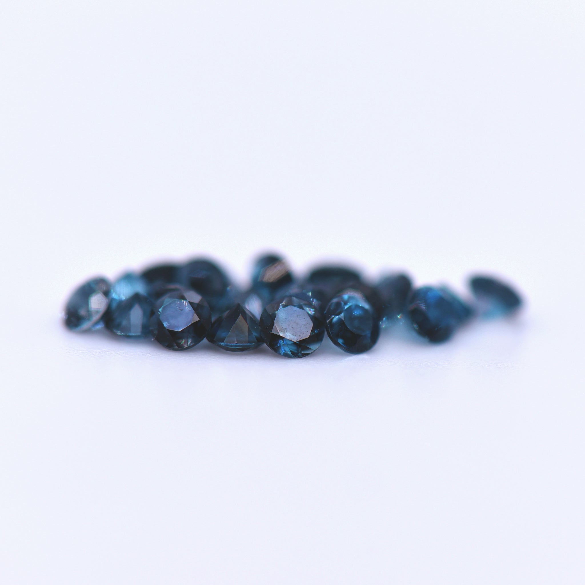 2.75mm Round Faceted London Blue Topaz