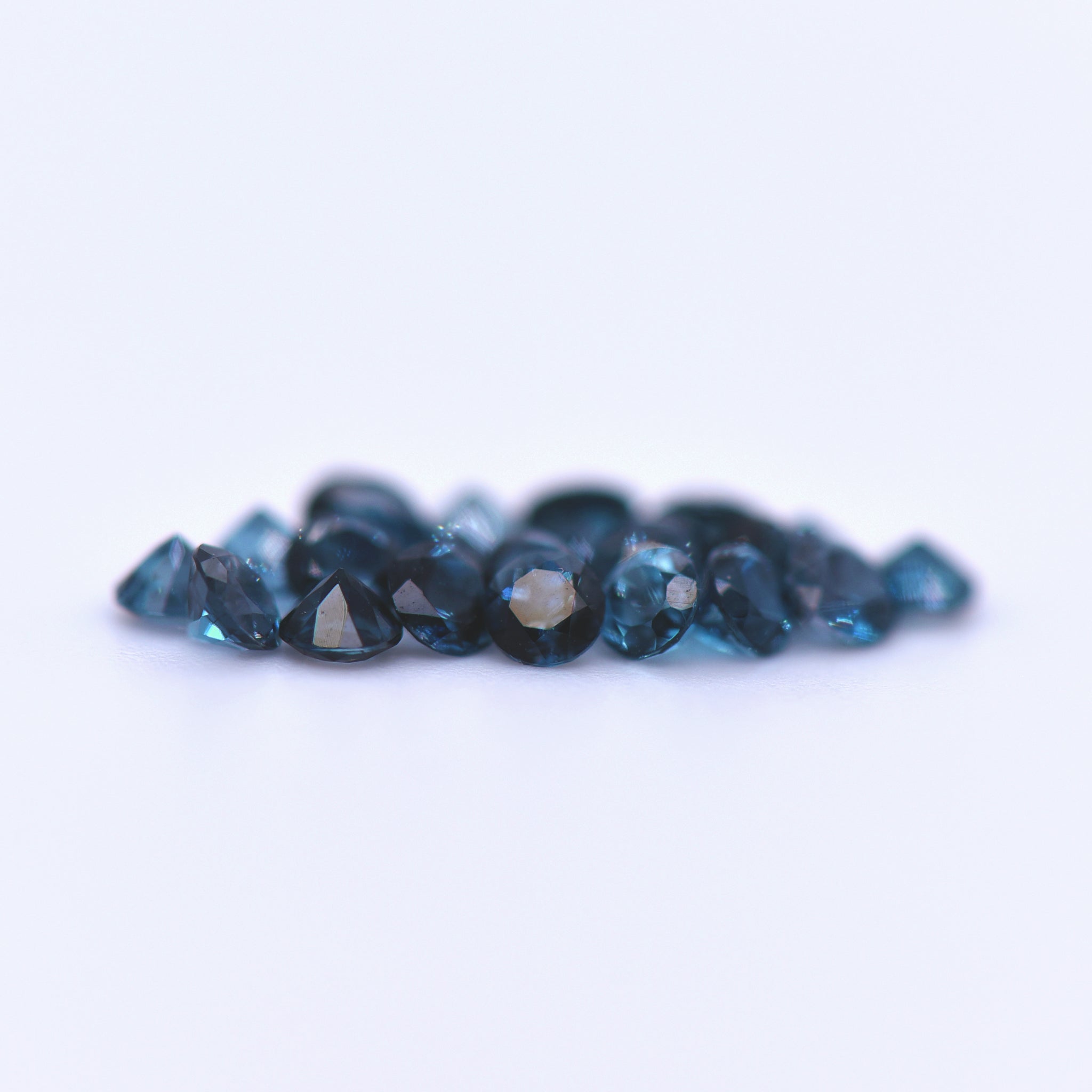 2.75mm Round Faceted London Blue Topaz