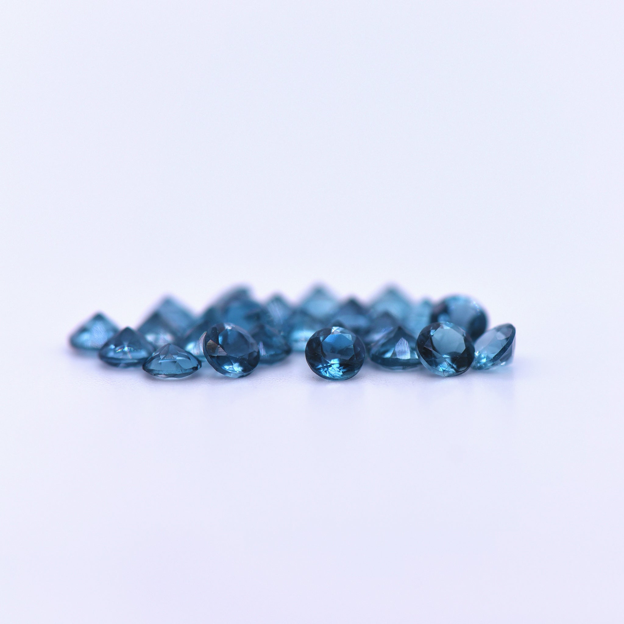 3.5mm Round Faceted London Blue Topaz
