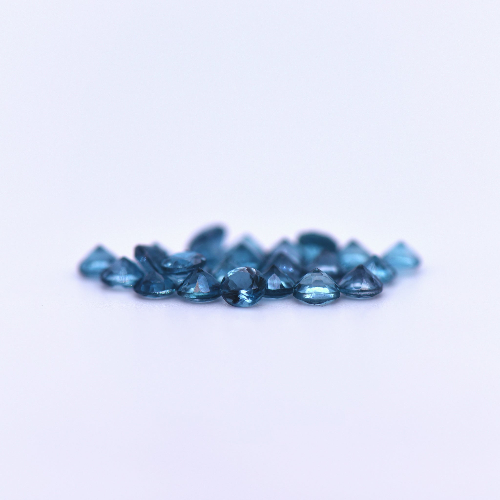 3.5mm Round Faceted London Blue Topaz