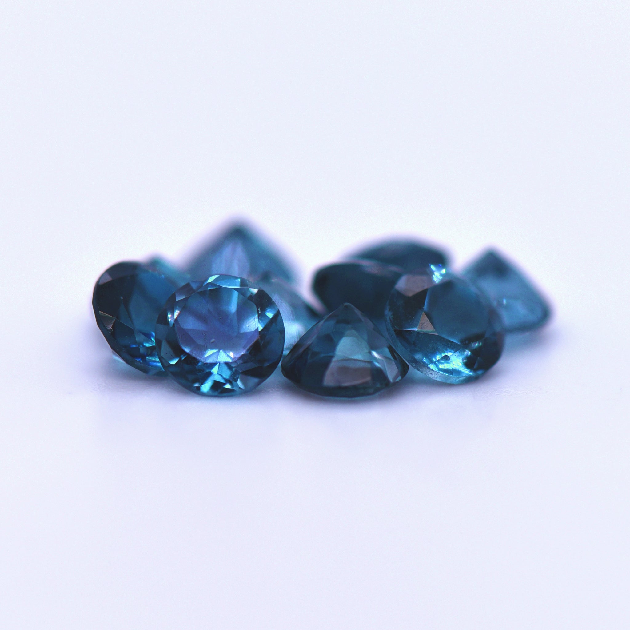 5mm Round Faceted London Blue Topaz