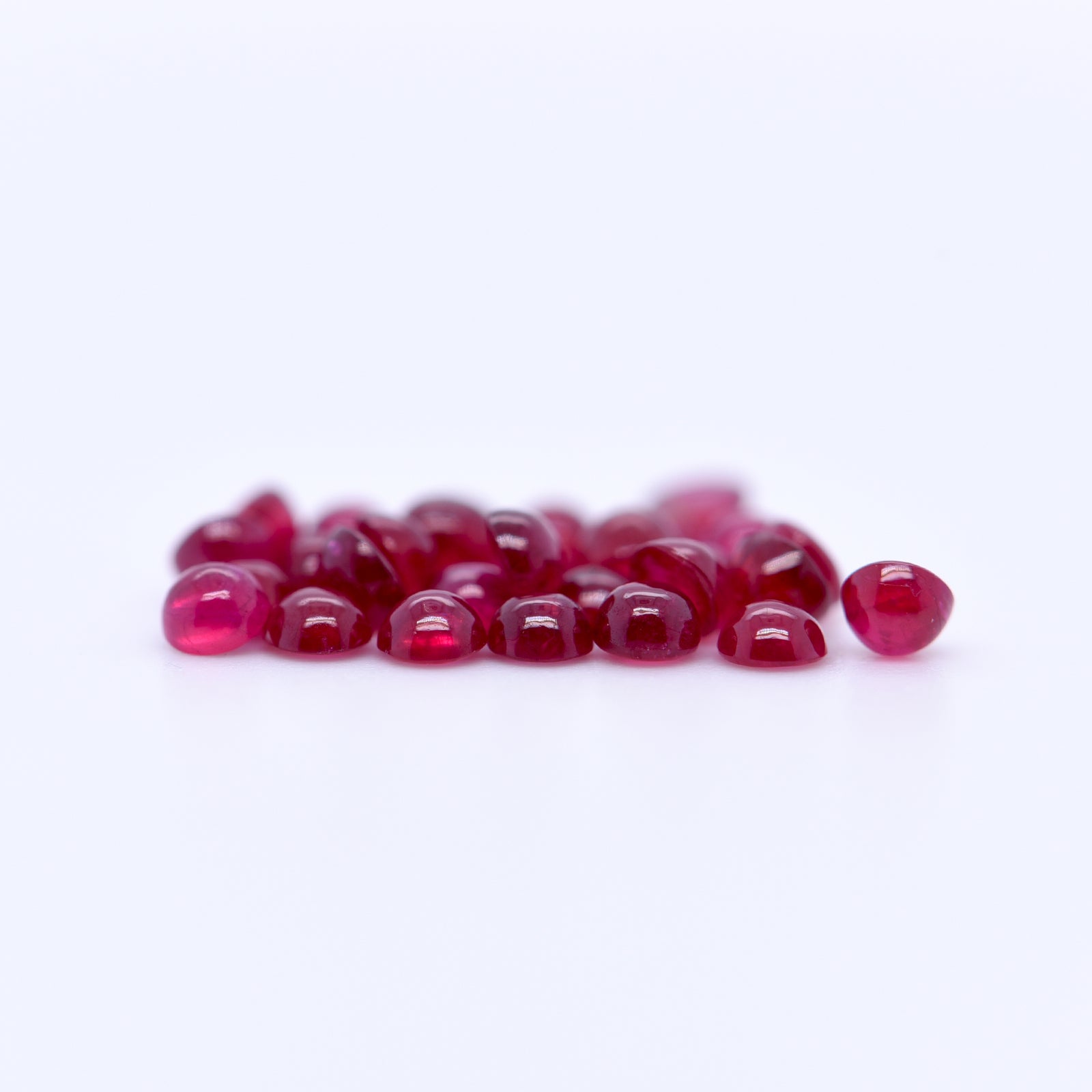 2.5mm Round Cabochon Red Rubies
