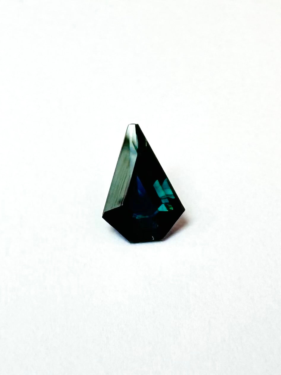 0.67cts 7.73x5.73mm Kite Cut Teal Sapphire