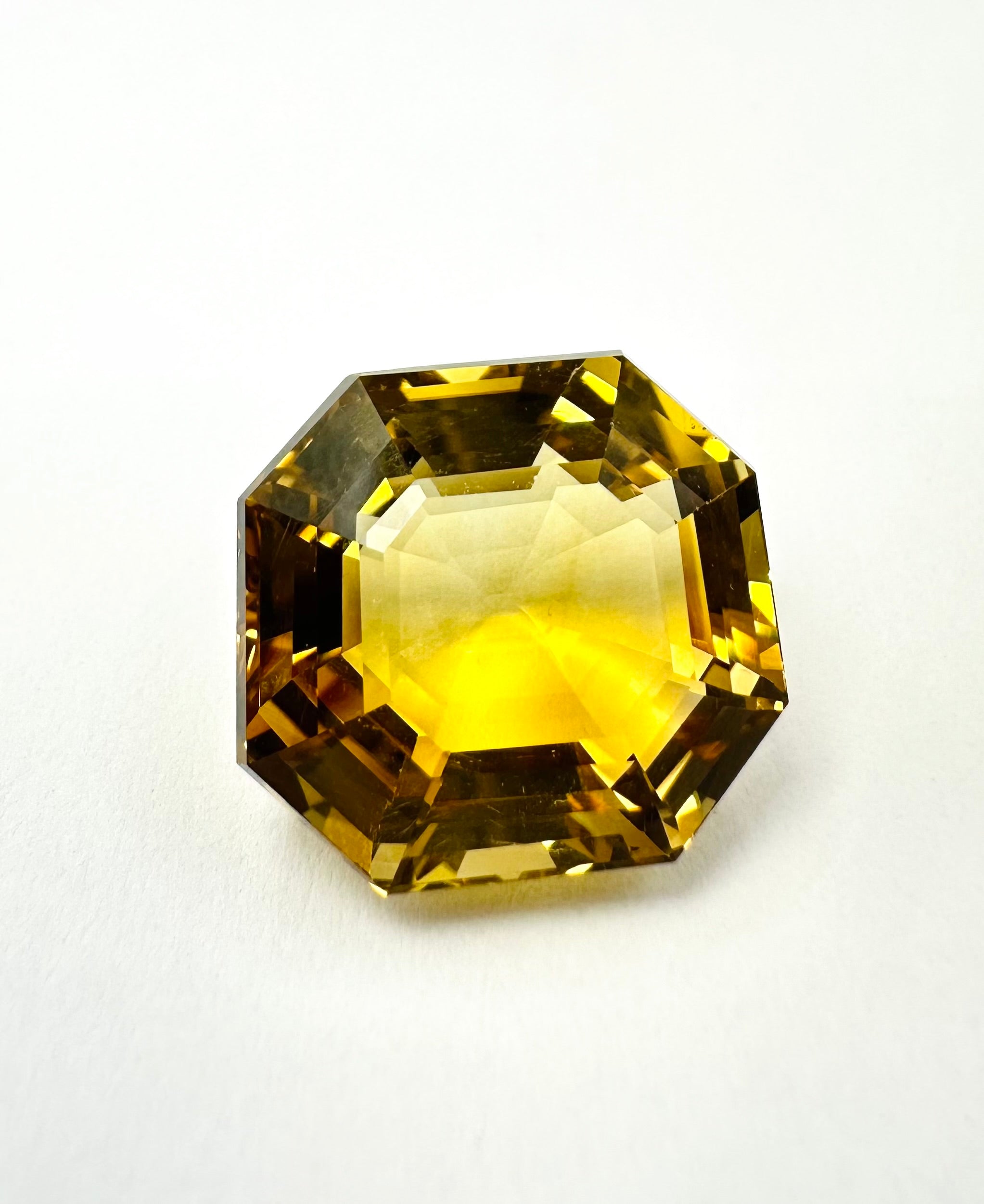18.91cts 17.01x15.30mm Octagonal Faceted Citrine