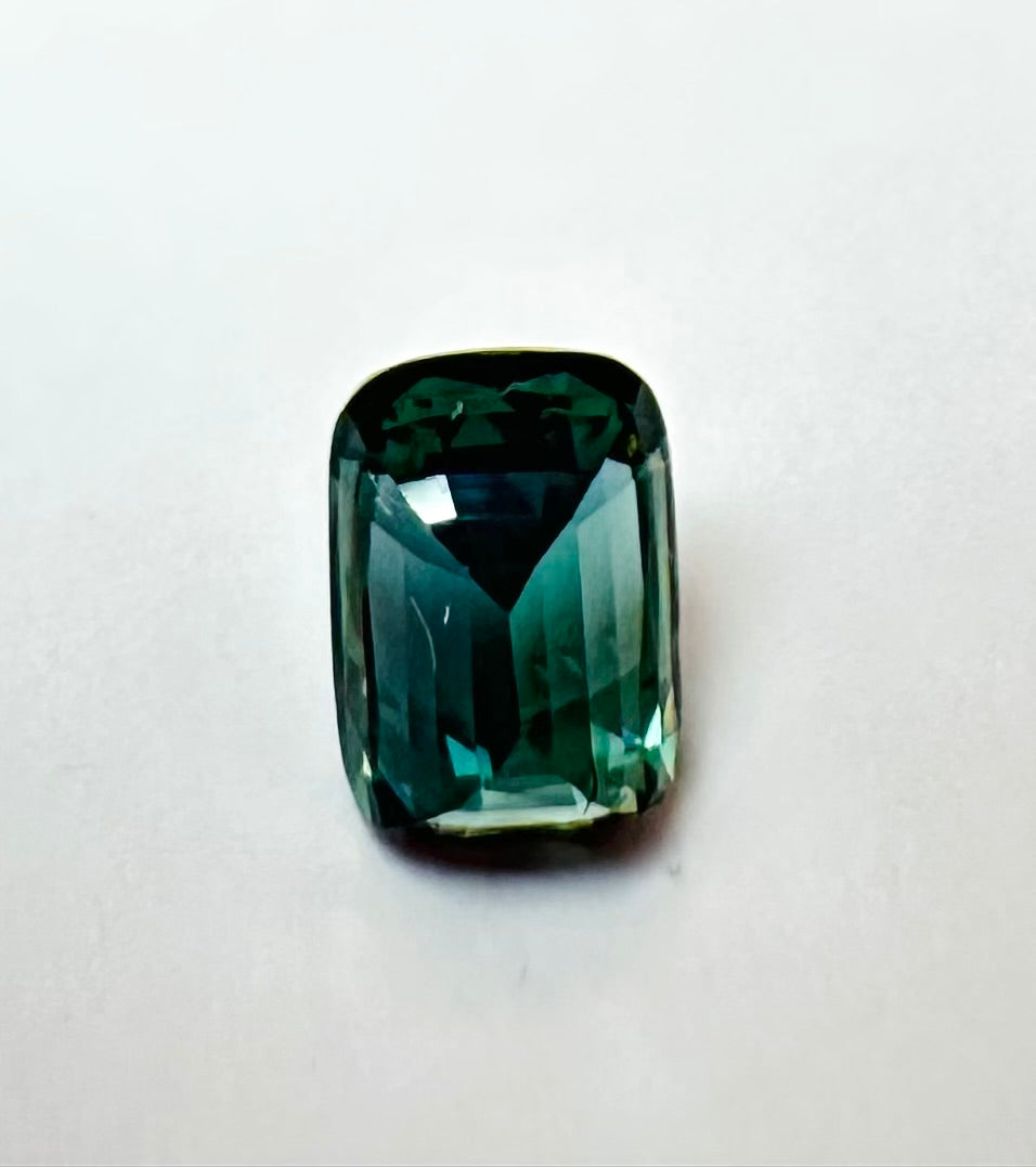 1.57cts 7.13x5.33mm Cushion Faceted Teal Sapphire