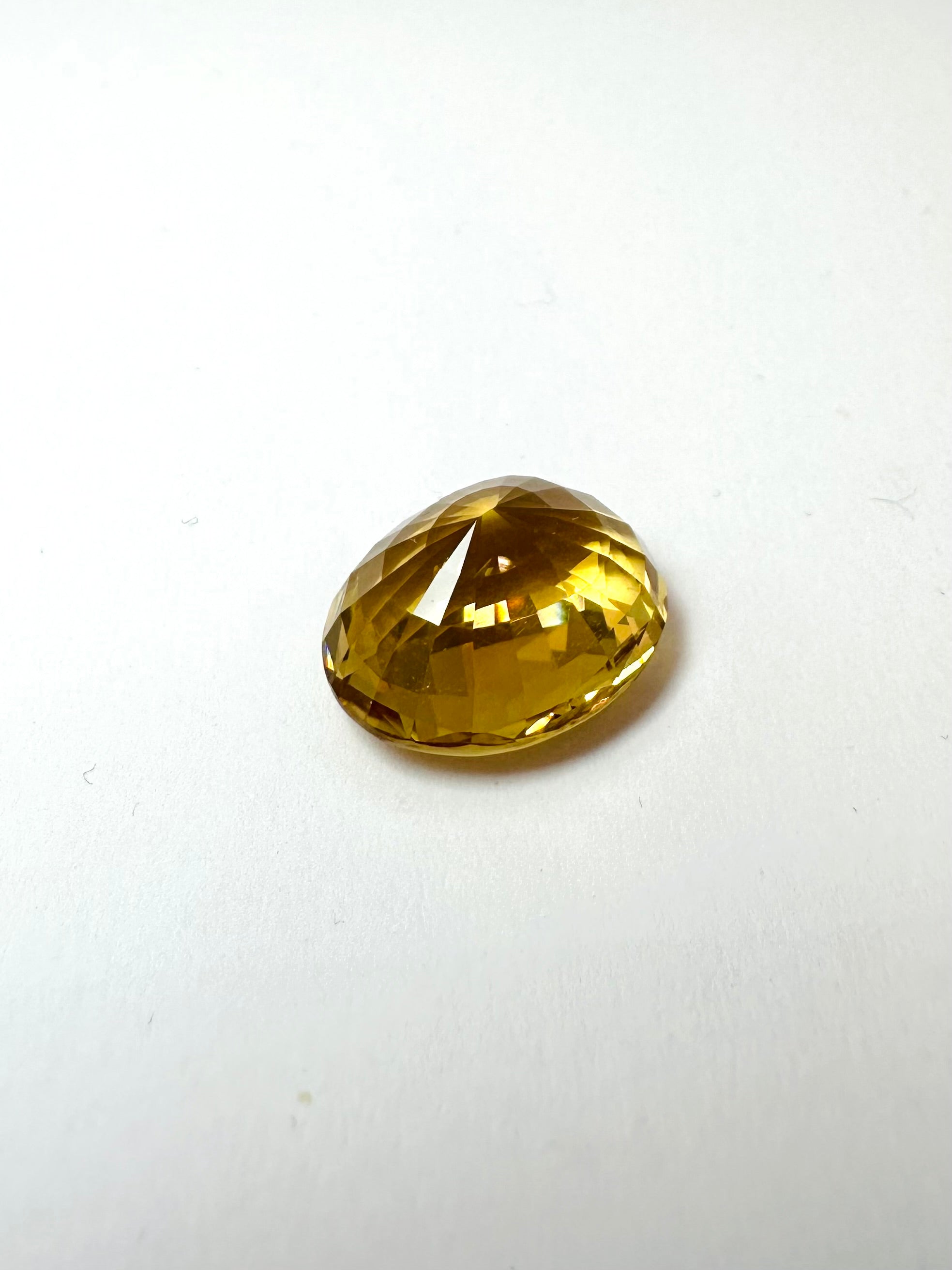 12.62cts 16.82x13.38mm Oval faceted Citrine