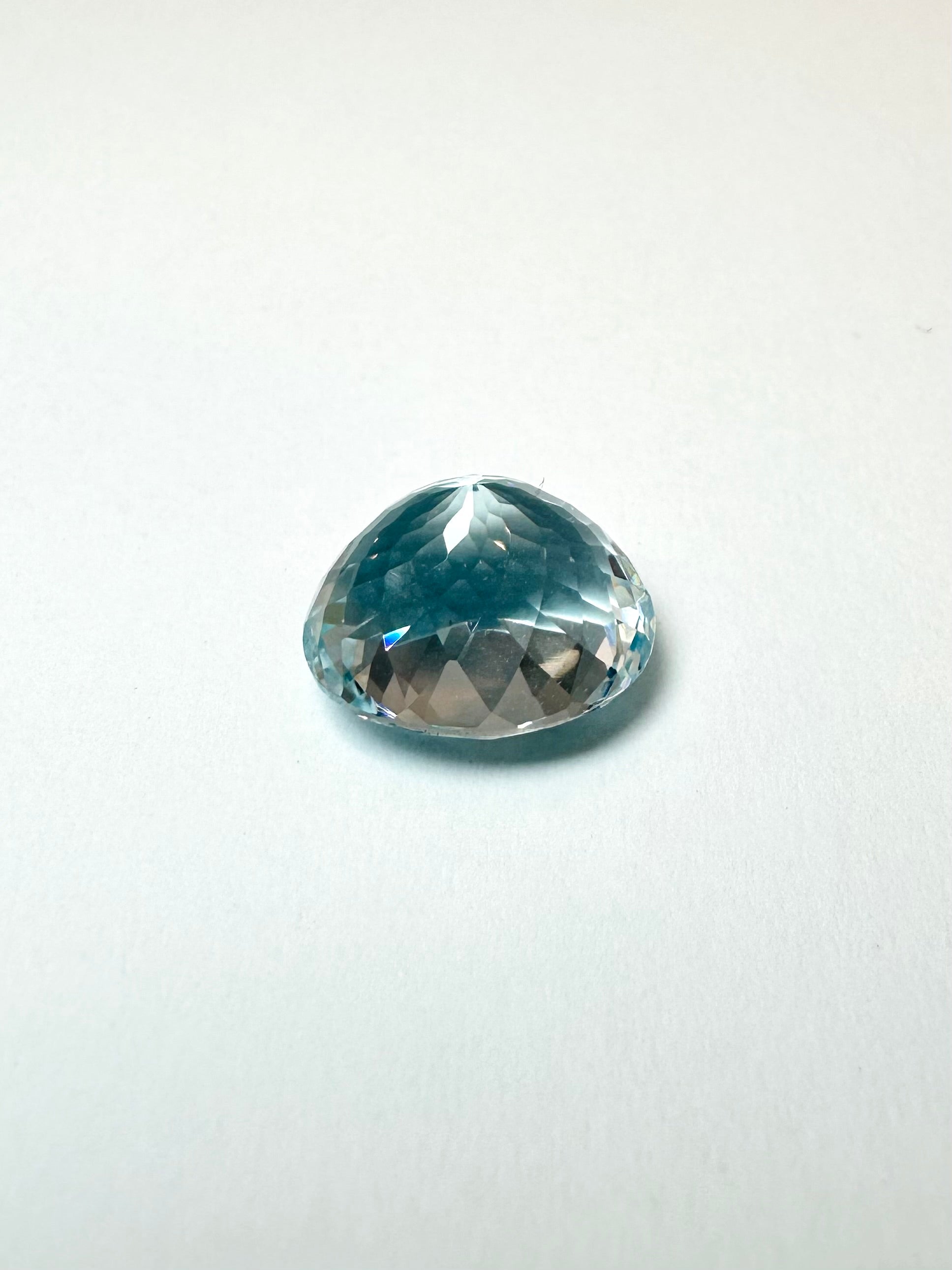 12.40cts 14.10x12.25mm Oval Faceted Blue Topaz
