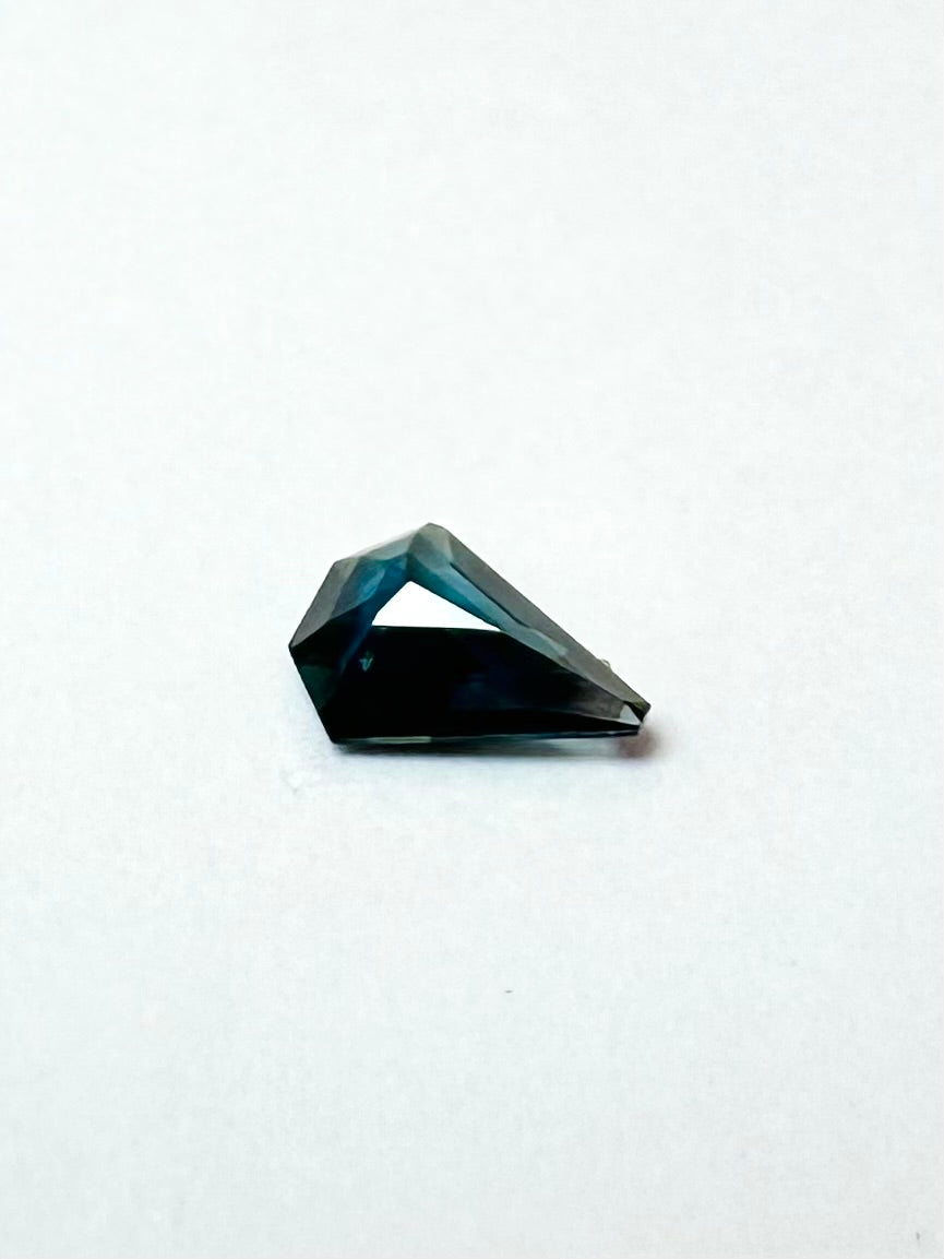0.67cts 7.73x5.73mm Kite Cut Teal Sapphire