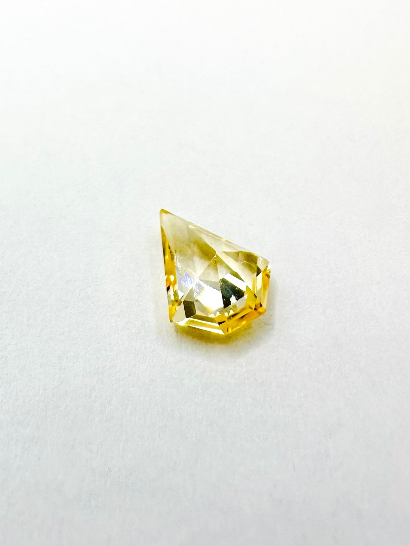 1.00cts 7.78x6.30 Kite Yellow Sapphire