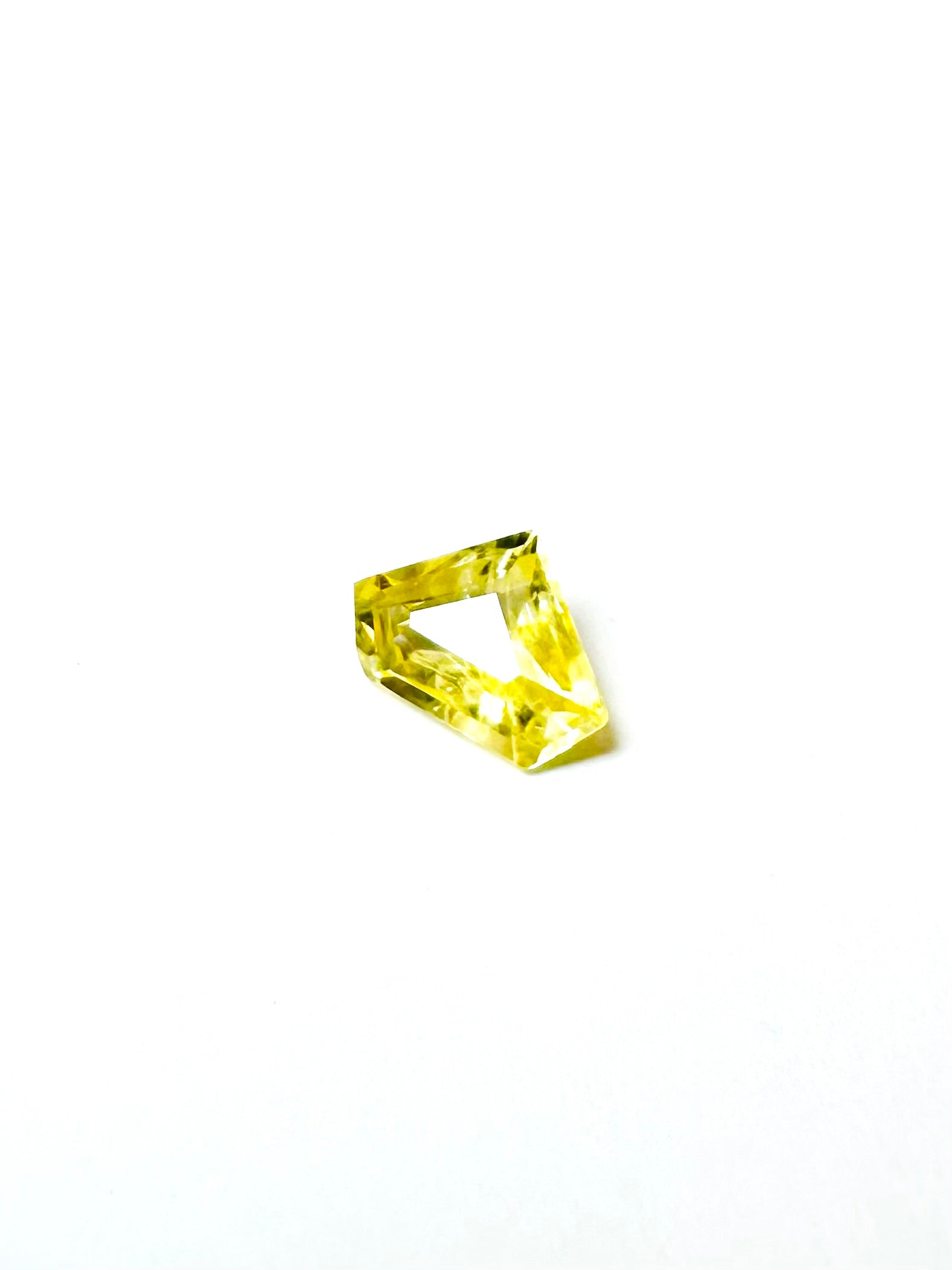 1.56cts 9.65x6.78mm Kite Shield Yellow Faceted Sapphire