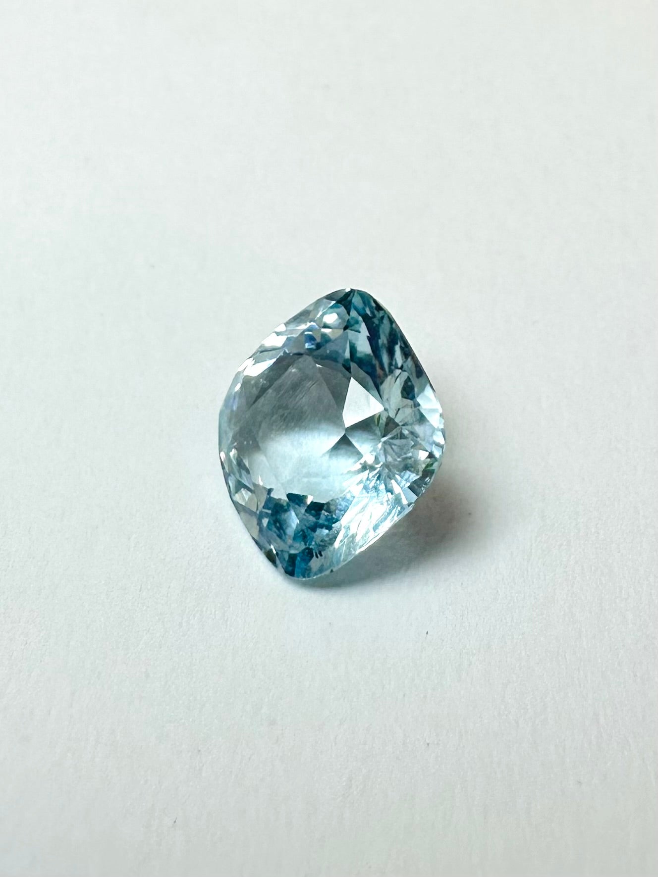 2.07cts 8.35x5.36 Cushion Faceted Aquamarine