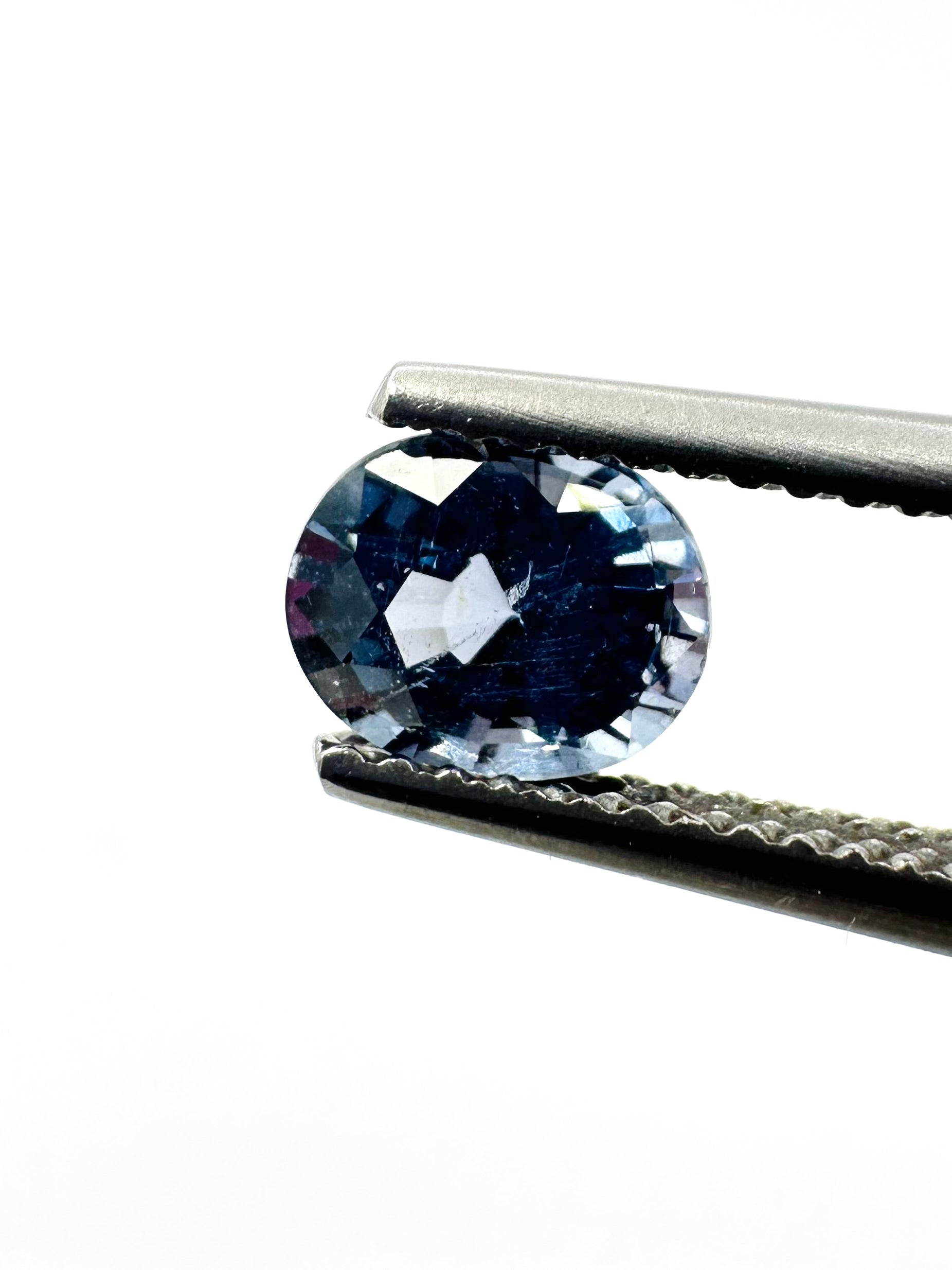 1.04cts 6.83x5.52 Oval Faceted Cobalt Sapphire