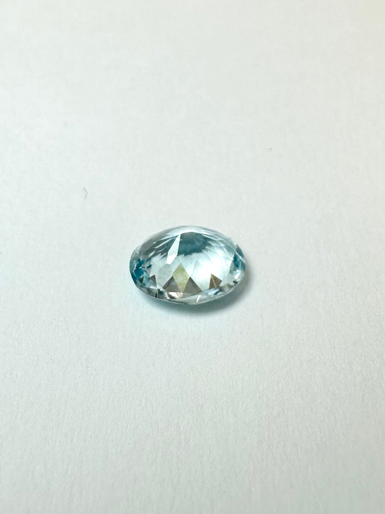 1.22cts 8.10x7.00mm round faceted Aquamarine