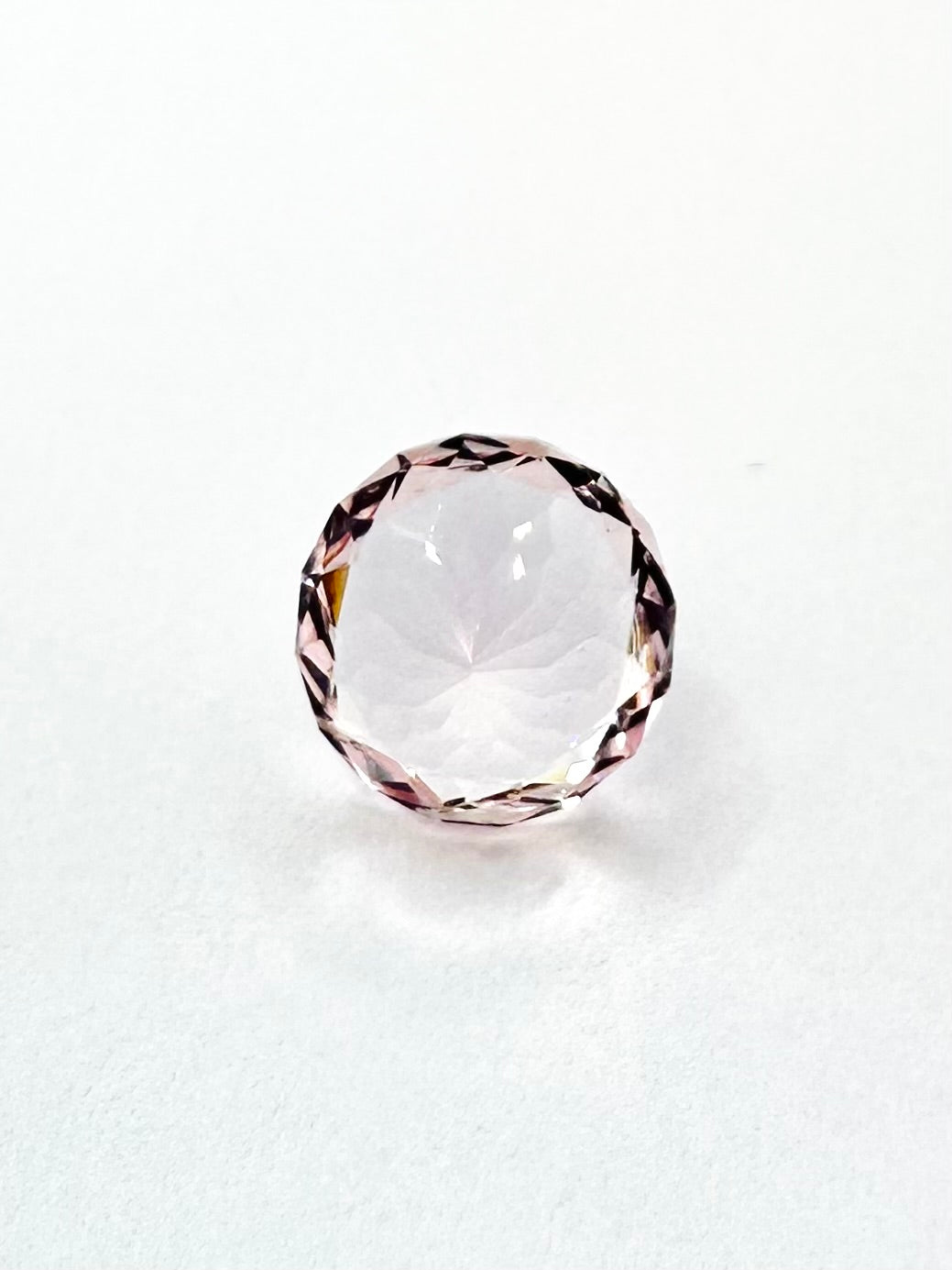 1.90cts 7.96x5.34 Round Faceted Soft Pink Morganite