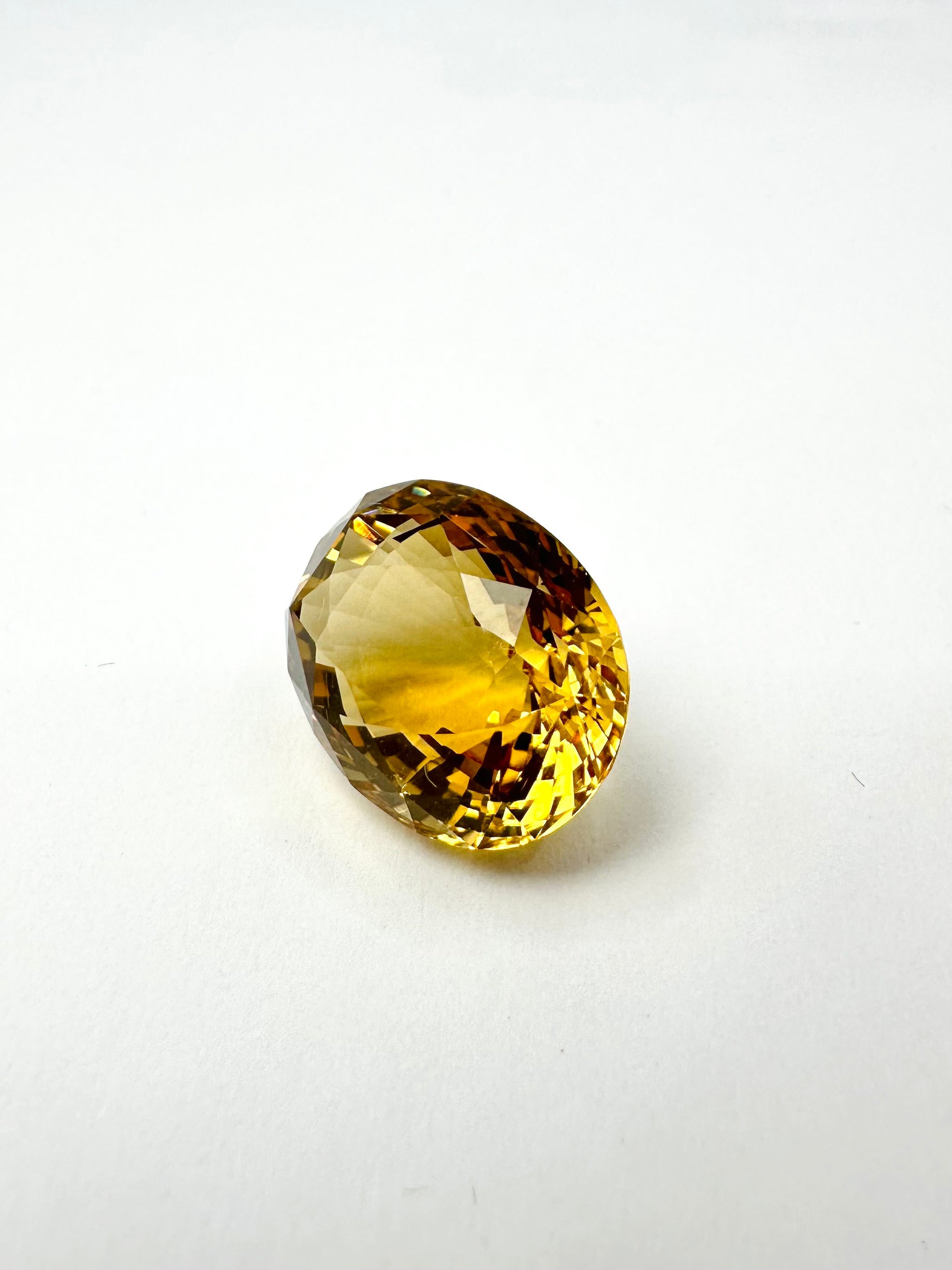 14.56cts 16.72x13.42mm Oval Faceted Citrine