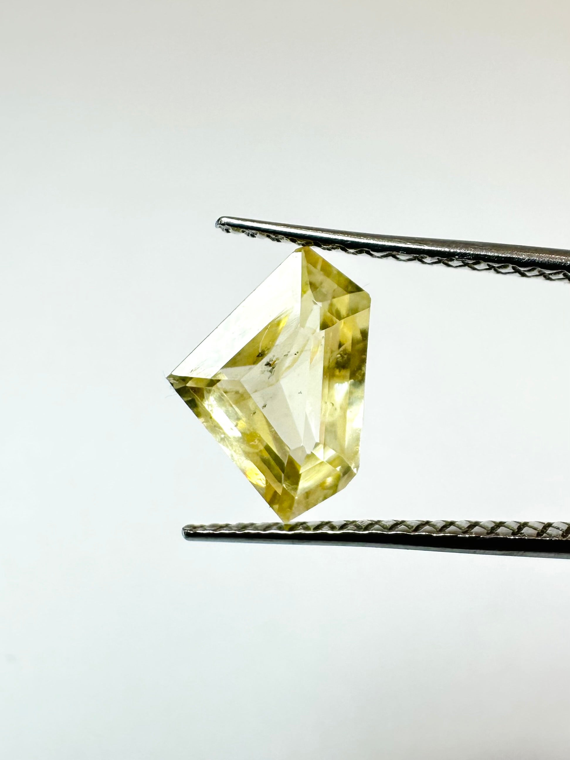 1.56cts 9.65x6.78mm Kite Shield Yellow Faceted Sapphire