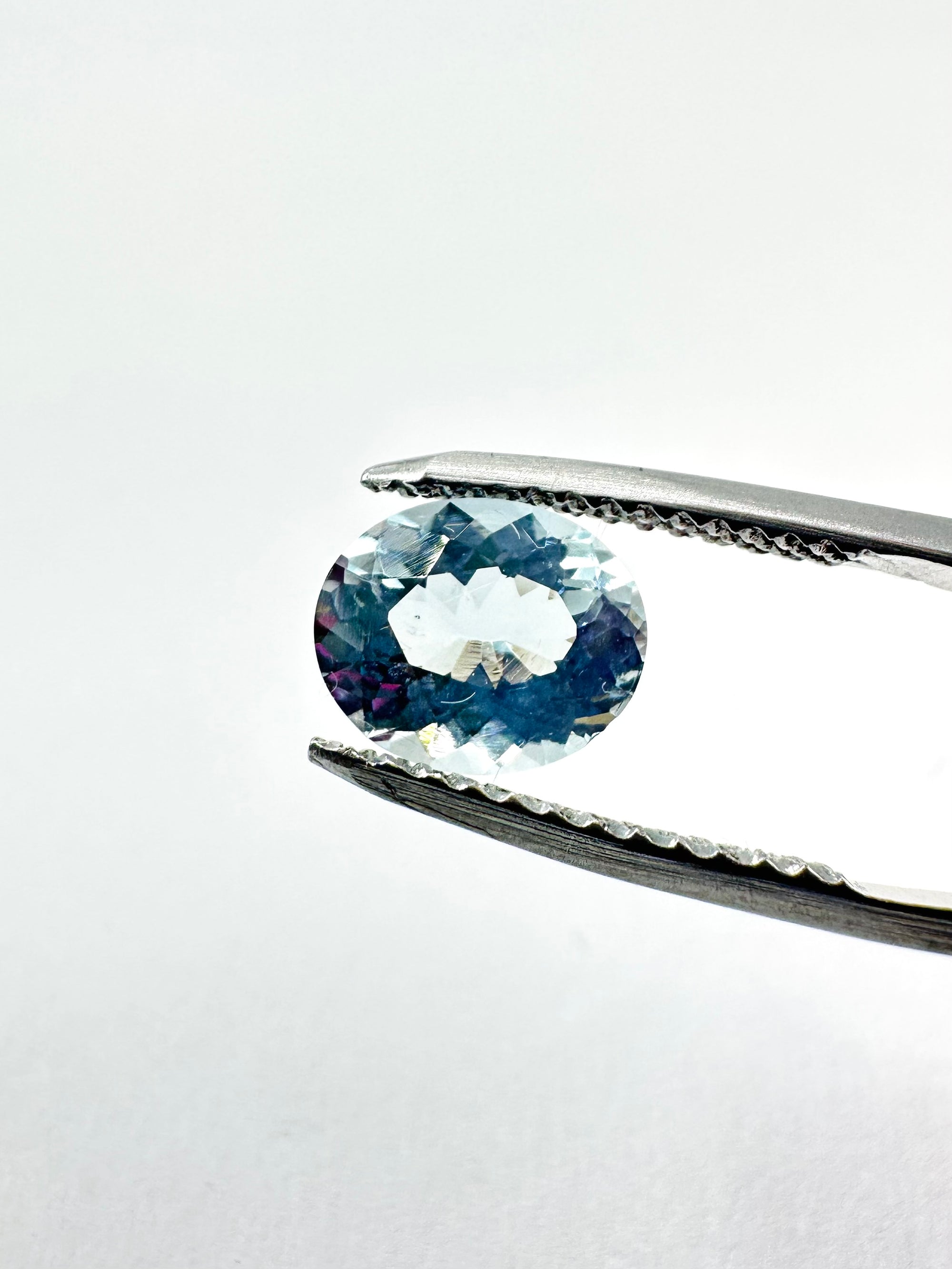 1.17cts 7.94x6.53cts Oval Faceted Aquamarine