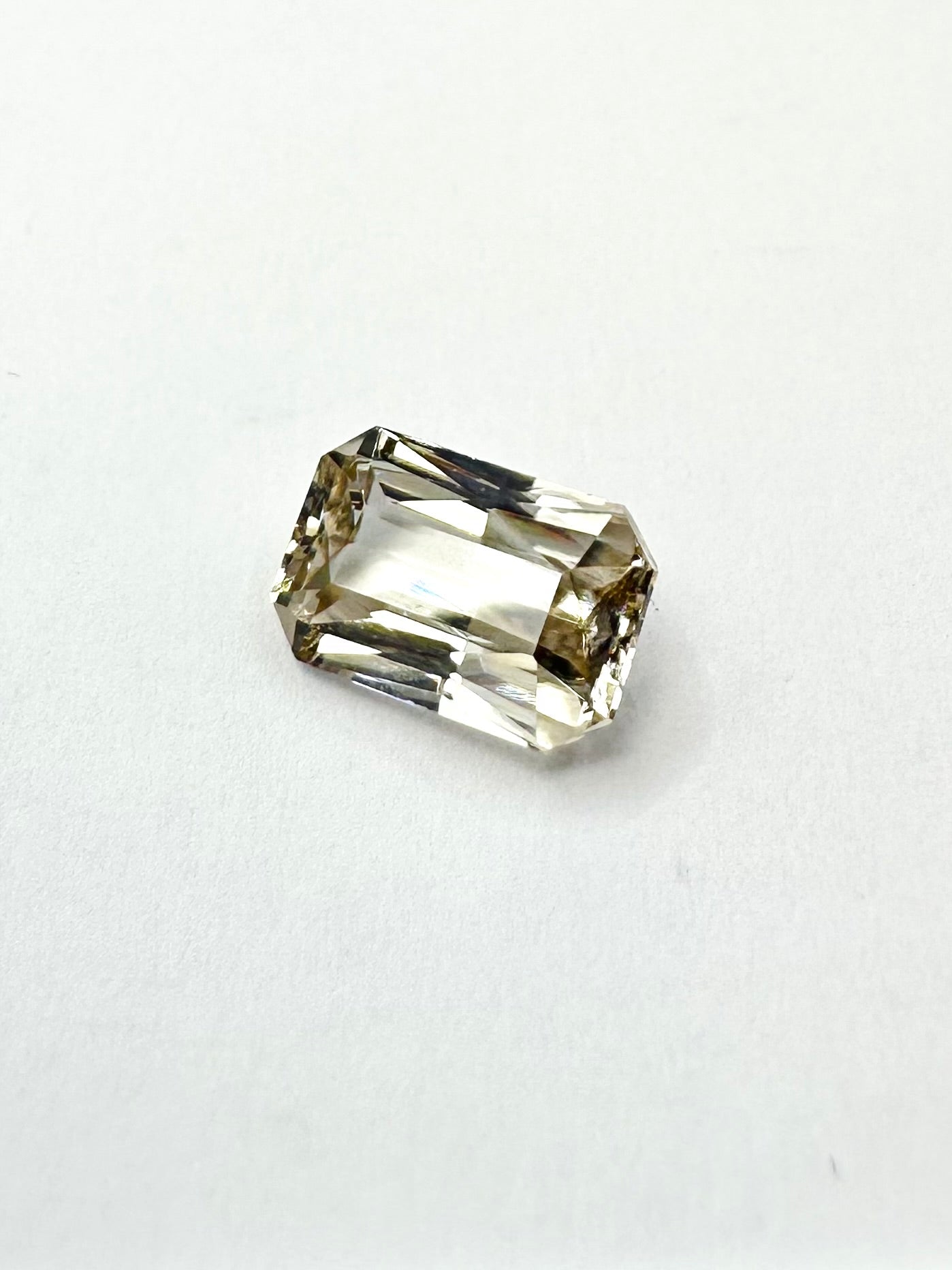 3.31cts 9.76x6.56mm Baguette Step Cut Champagne Zircon