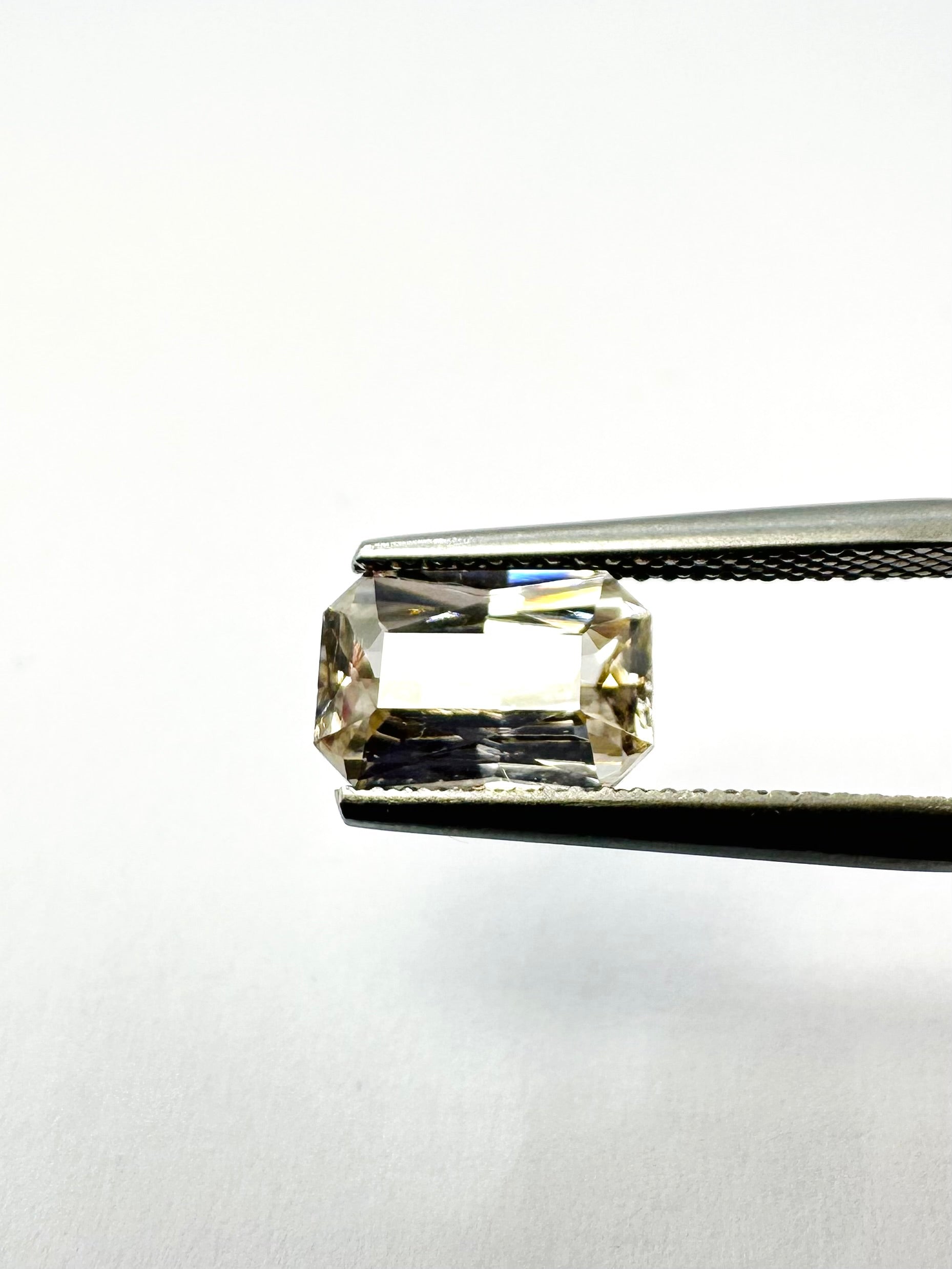 3.31cts 9.76x6.56mm Baguette Step Cut Champagne Zircon