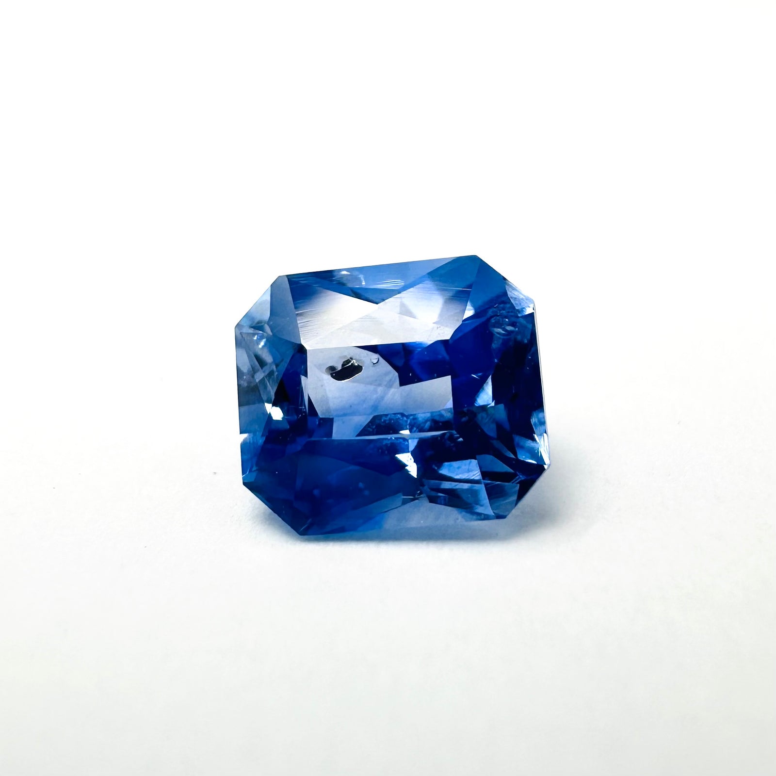 1.26cts 6.5x5.5mm octagon faceted blue sapphire