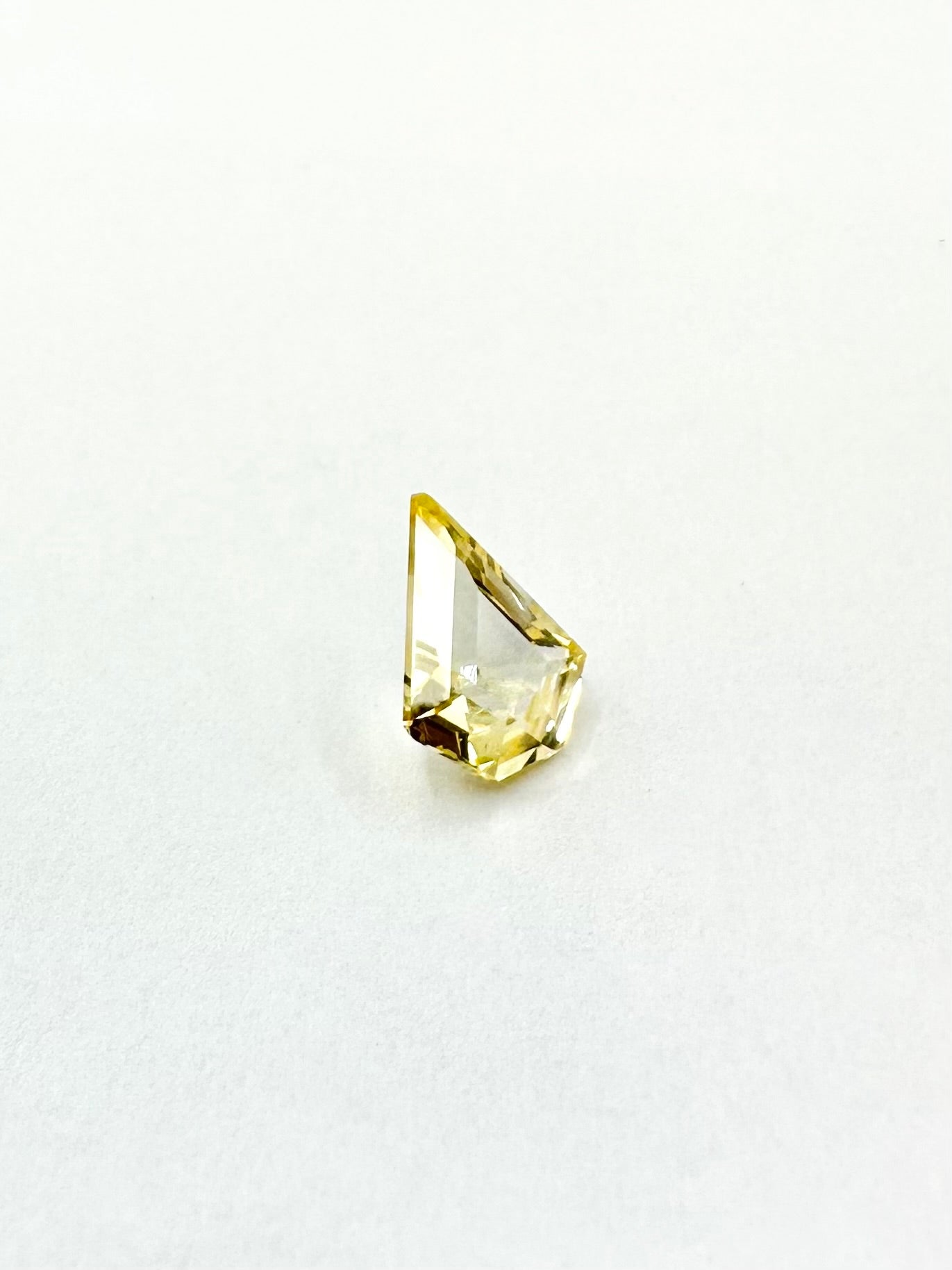 1.00cts 7.78x6.30 Kite Yellow Sapphire