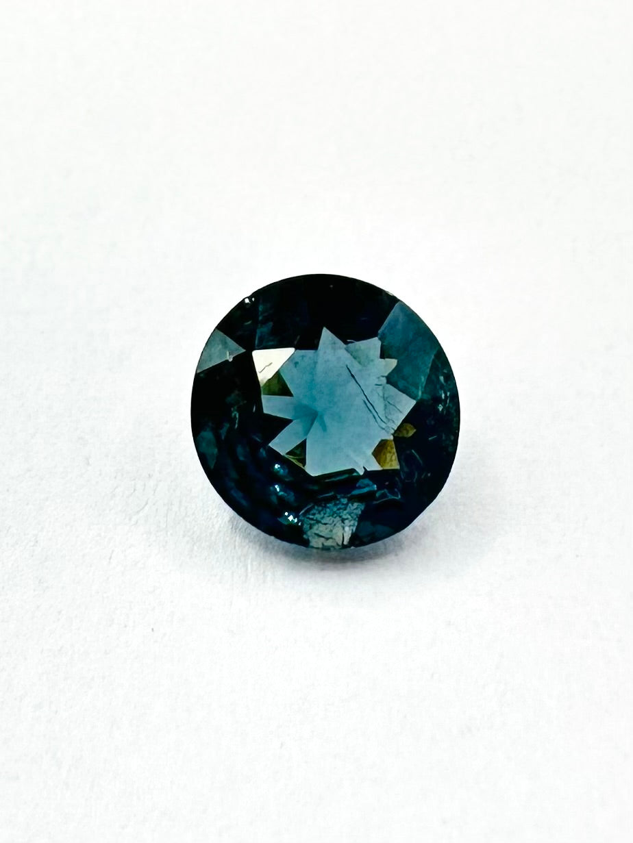 1.01cts 6.76x3.15 round faceted Cobalt Spinel