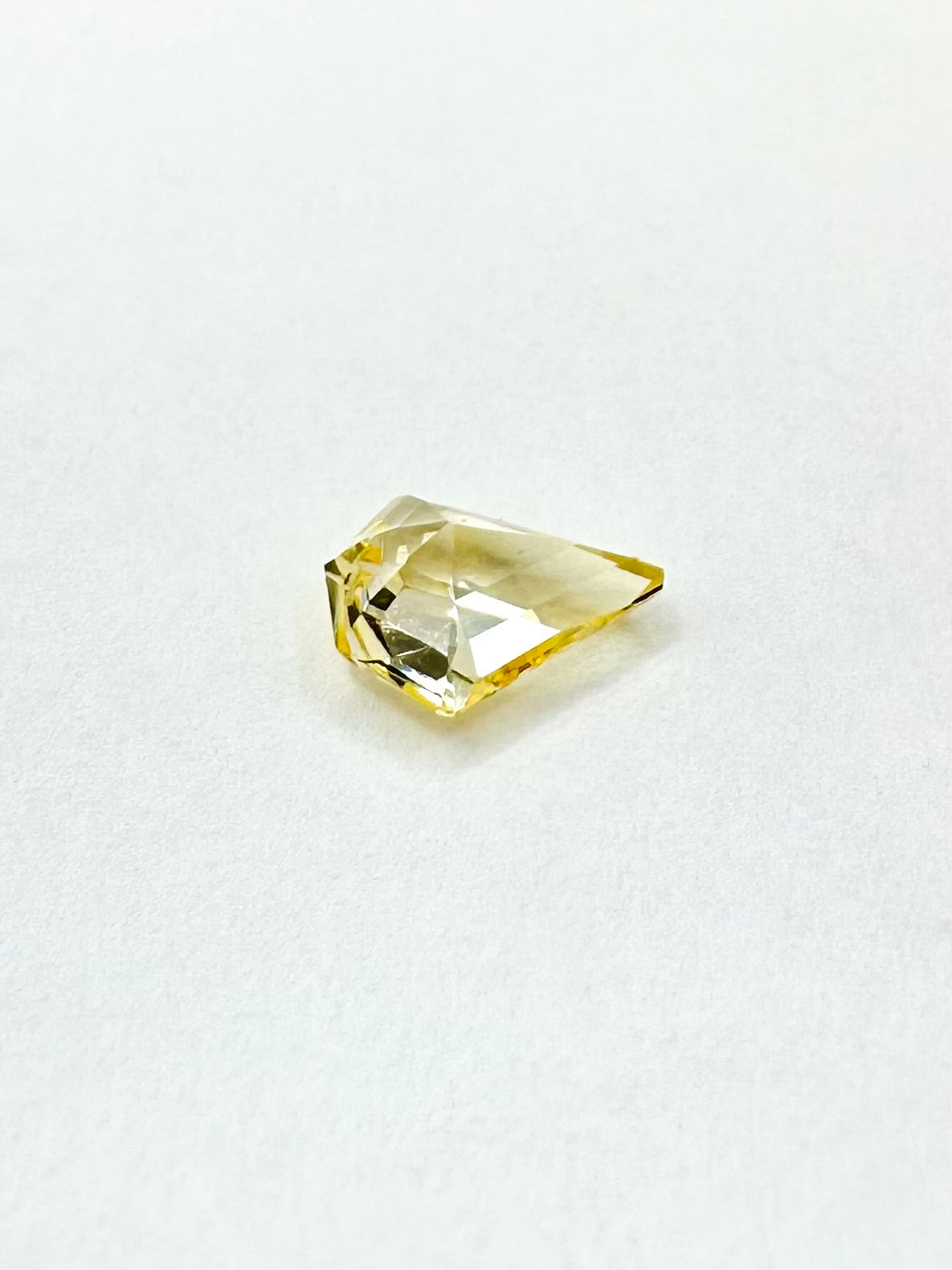 1.00cts 7.78x6.30 Kite Yellow Sapphire