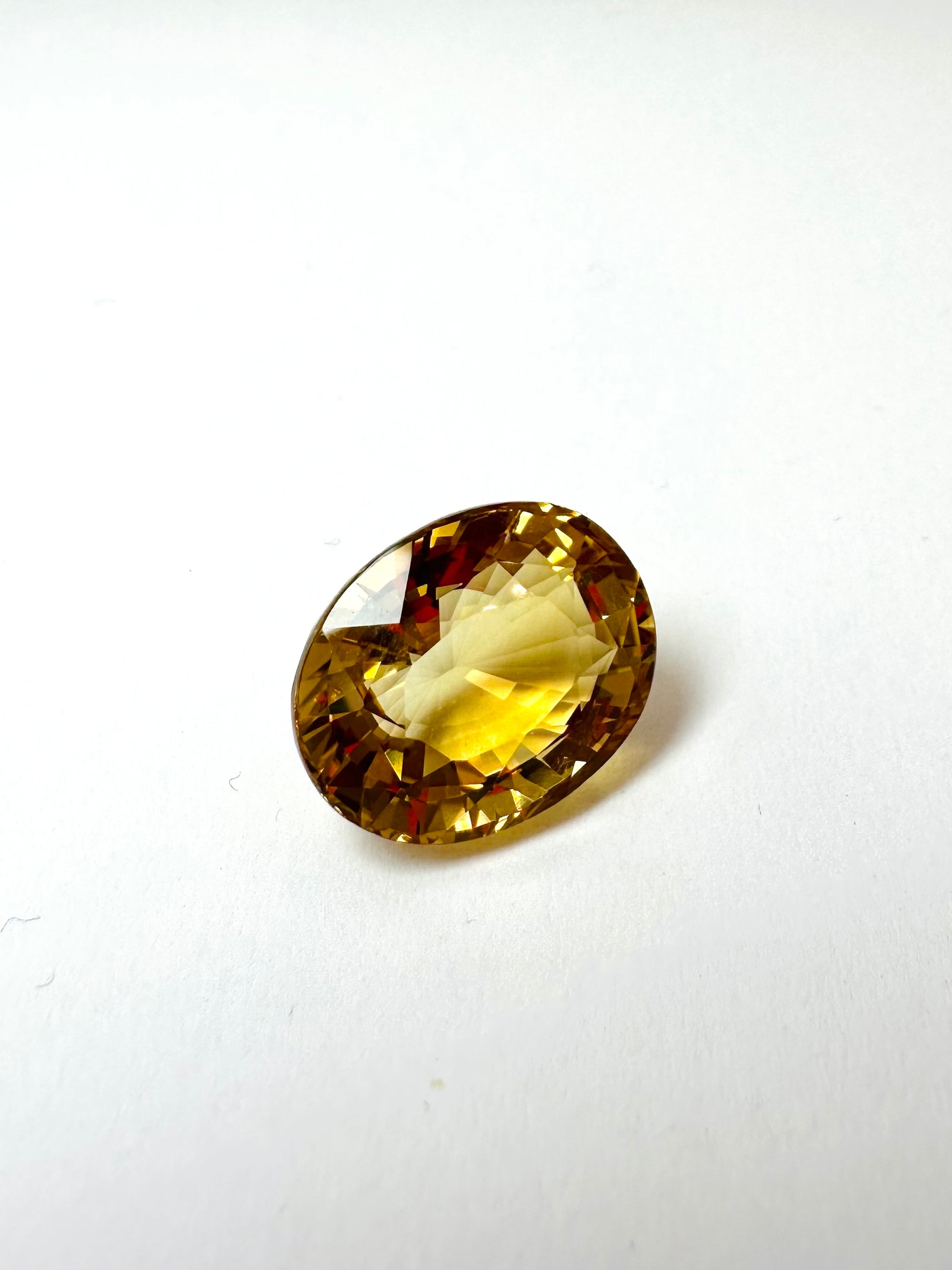 12.62cts 16.82x13.38mm Oval faceted Citrine