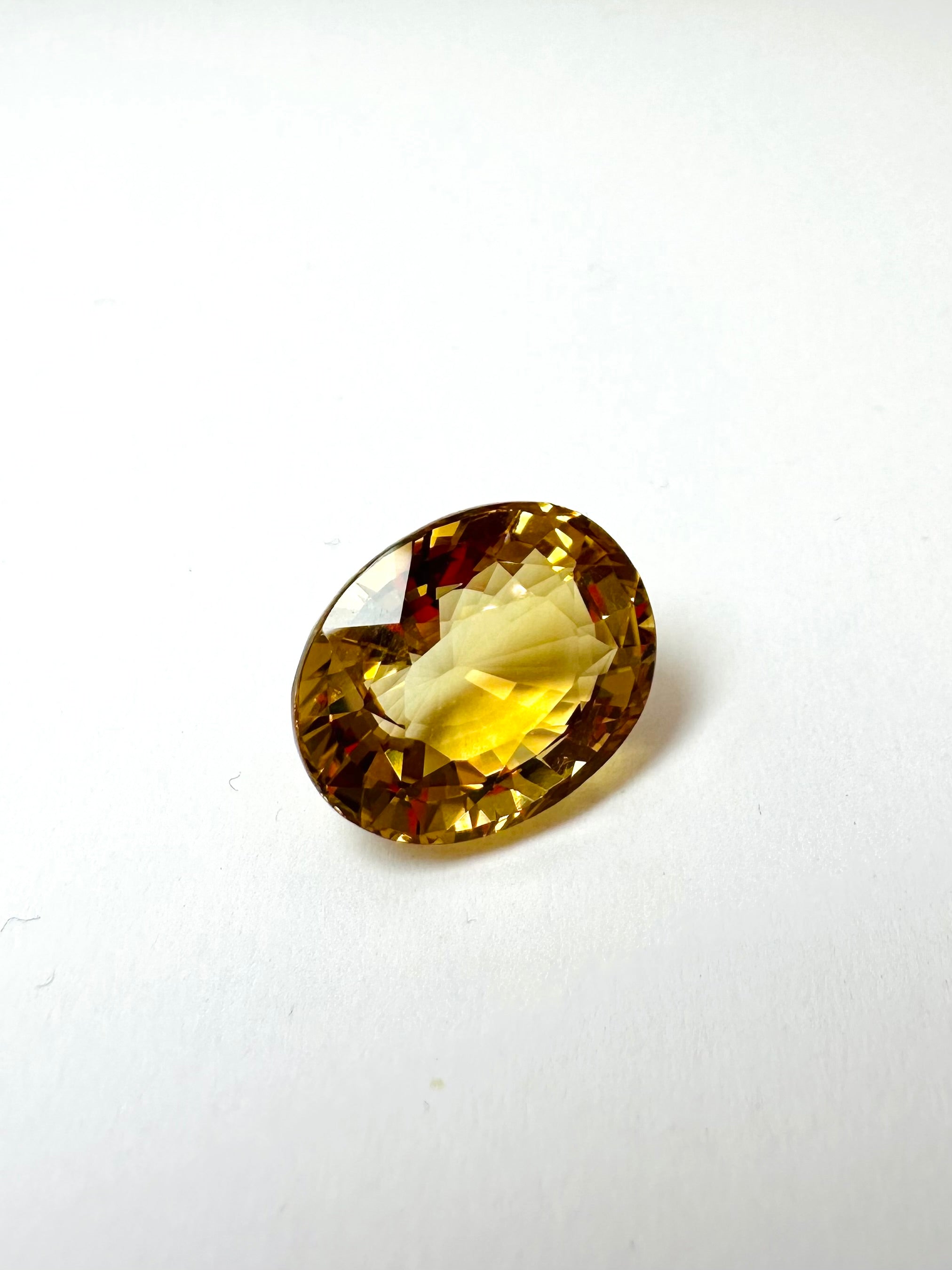 12.62cts 16.82x13.38mm Oval faceted Citrine