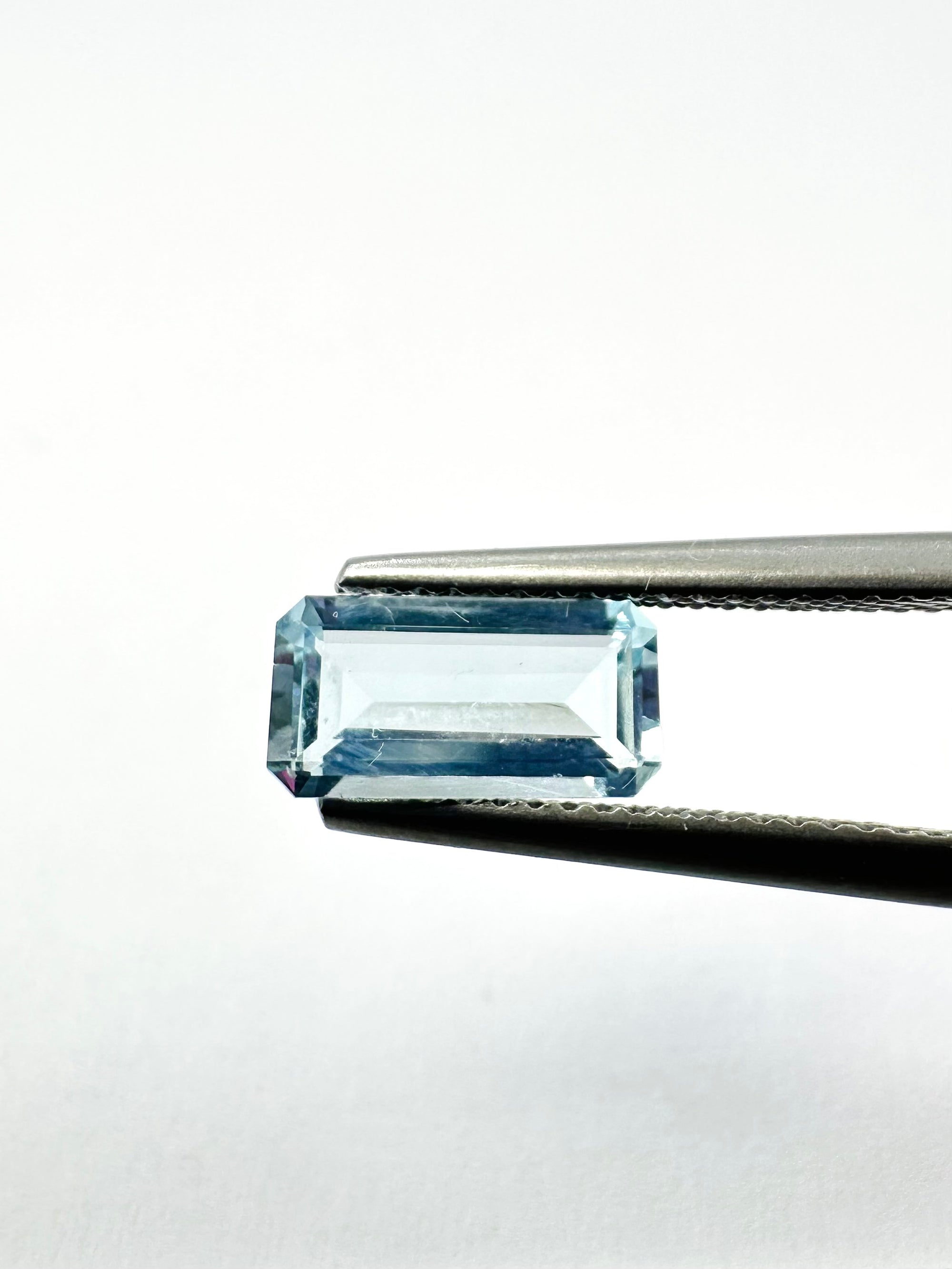 1.16cts 9.76x5.00mm Baguette Step Cut Blue Aquamarine