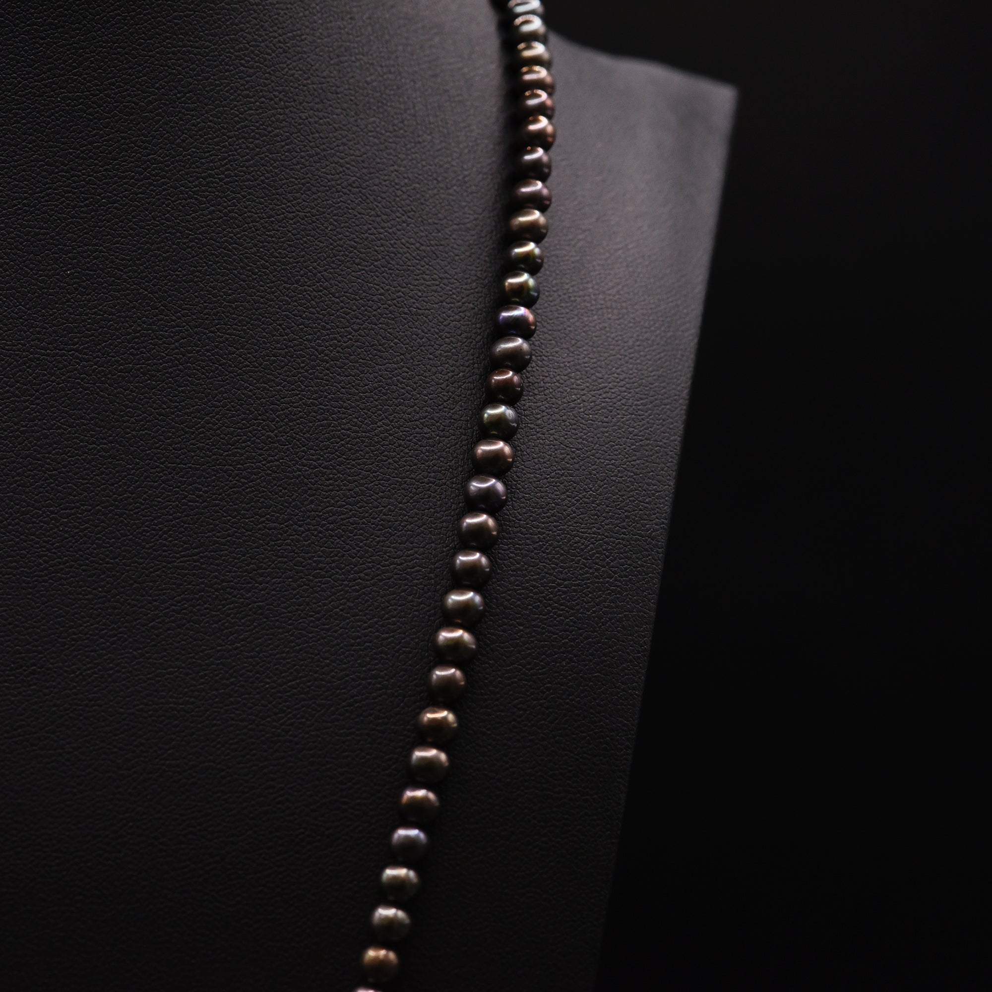5mm Off Round Black Loose Pearl String