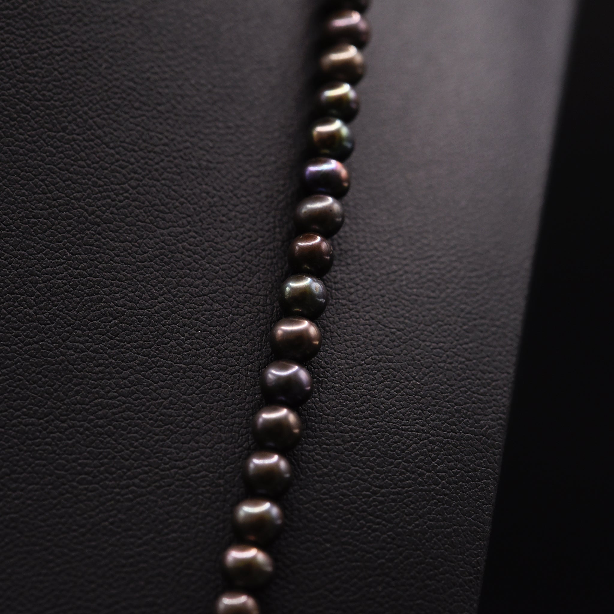 5mm Off Round Black Loose Pearl String