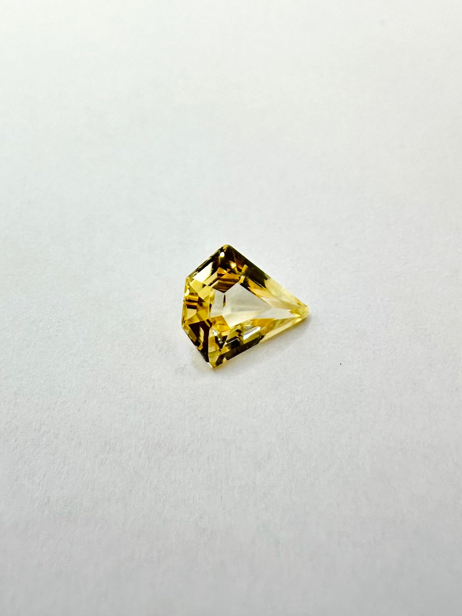 1.00cts 7.78x6.30 Kite Yellow Sapphire