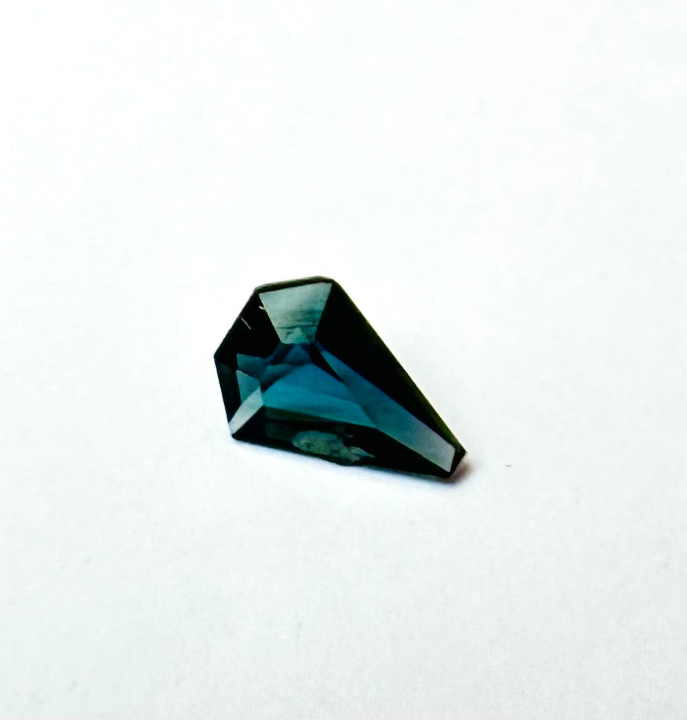 0.67cts 7.73x5.73mm Kite Cut Teal Sapphire