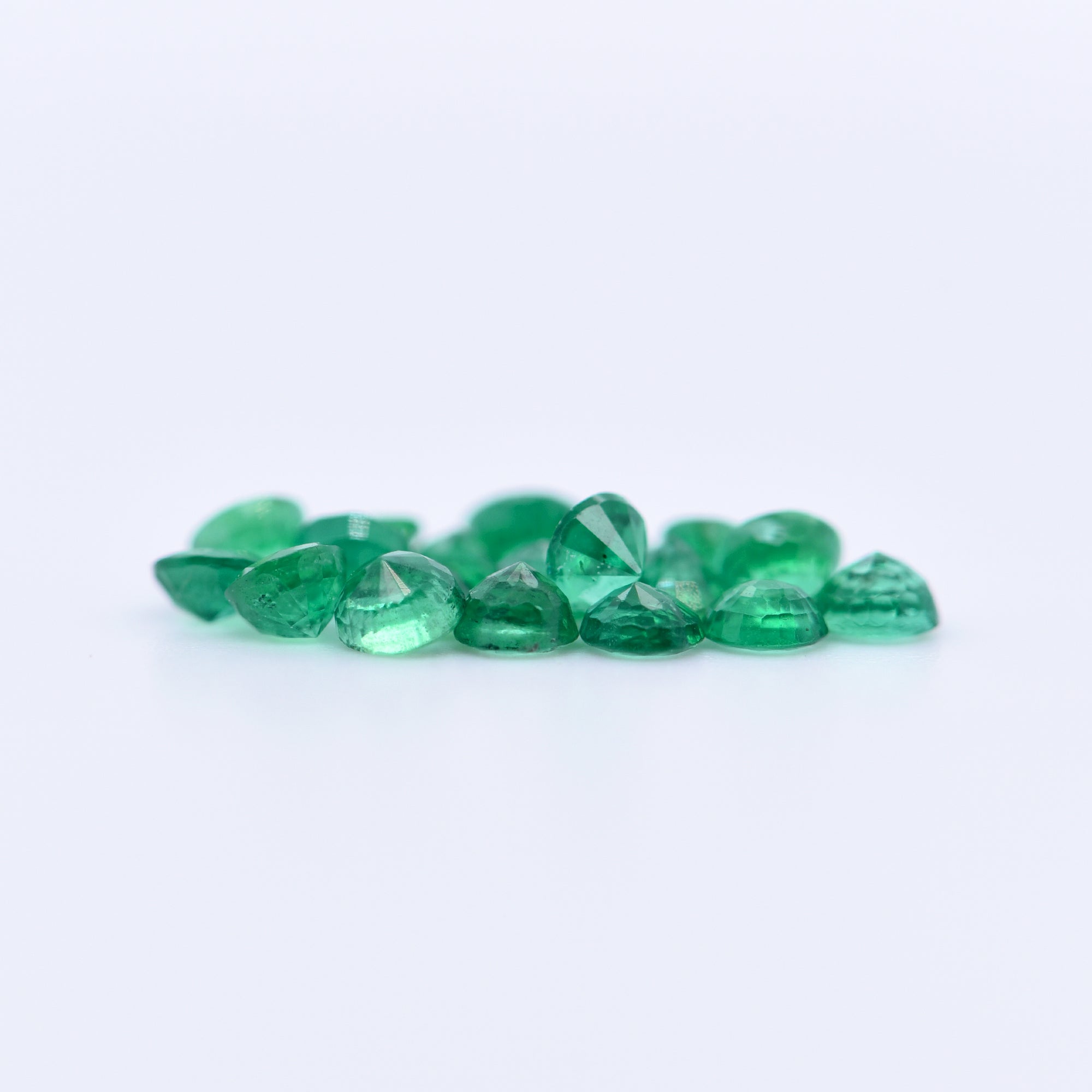 2.75mm Round Faceted Emeralds