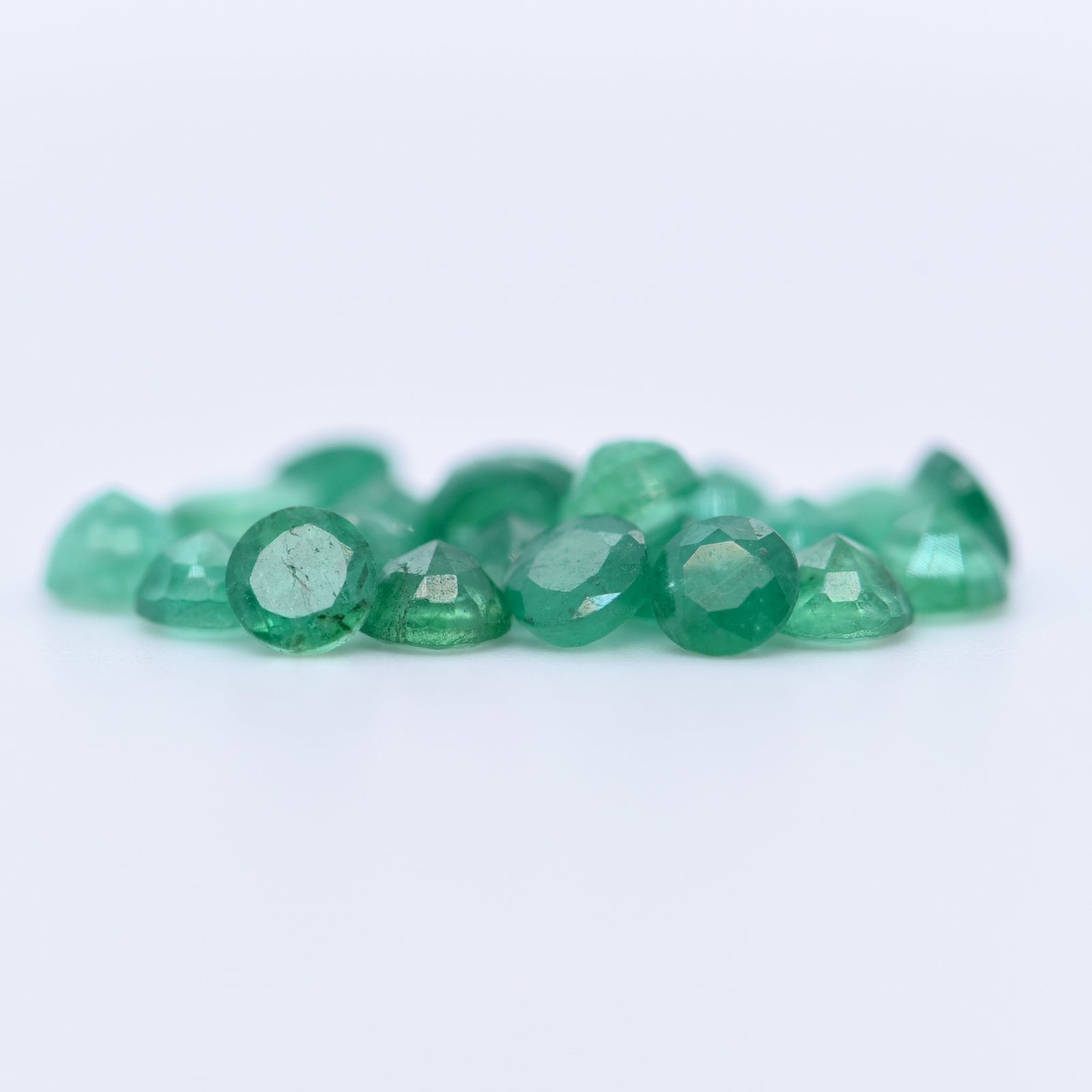 3.5mm Round Faceted Emeralds