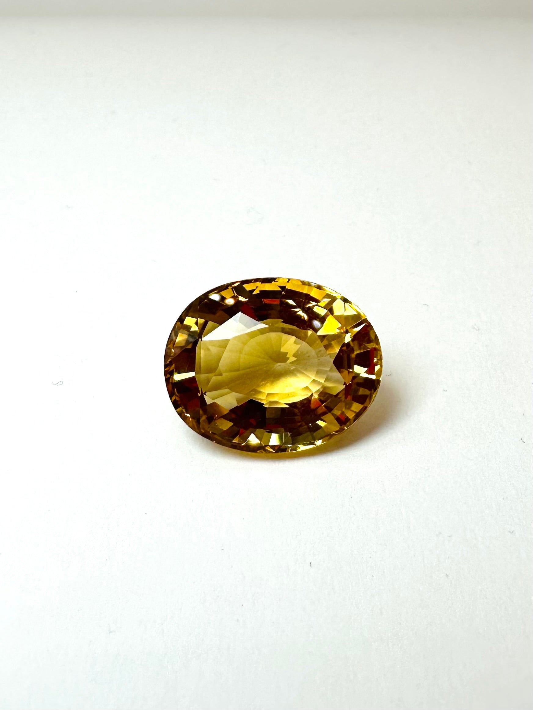 12.62cts 16.82x13.38mm Oval faceted Citrine