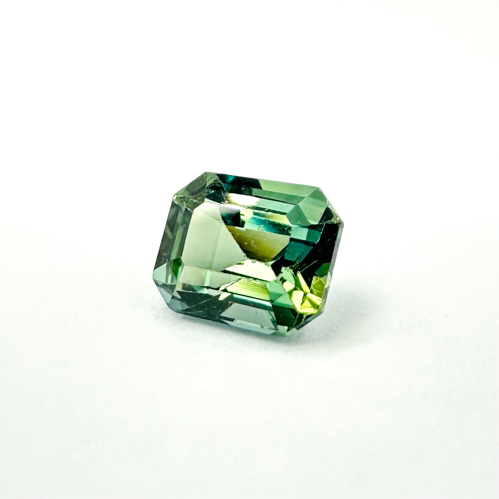 1.03cts 5.8x4.7mm Octagon Shaped Faceted Green Sapphire