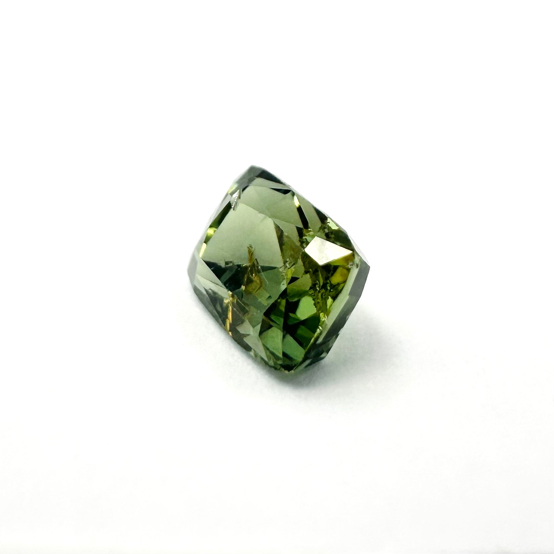 1.05cts 6x4.3mm Cushion Shaped Faceted Green Sapphire