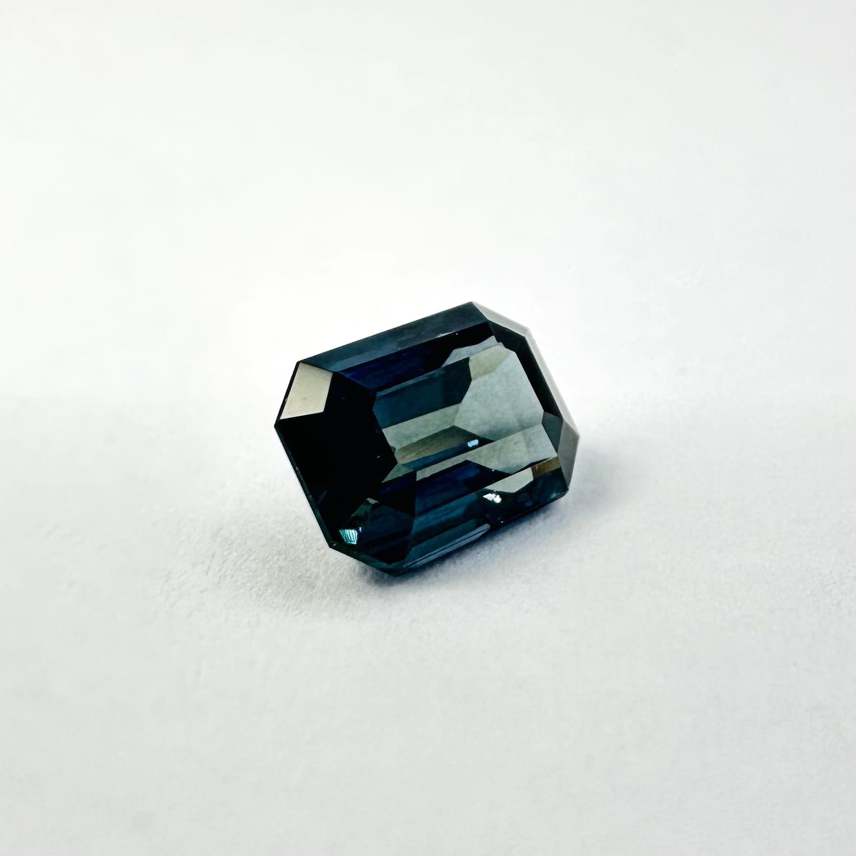 1.05cts 6.5x4.5mm Octagon Shaped Blue Sapphire