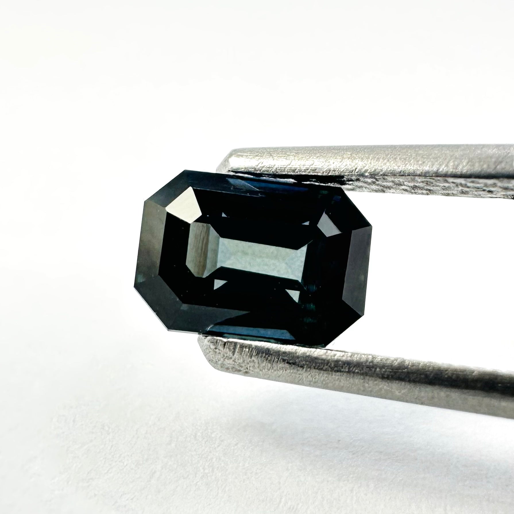 1.05cts 6.5x4.5mm Octagon Shaped Blue Sapphire