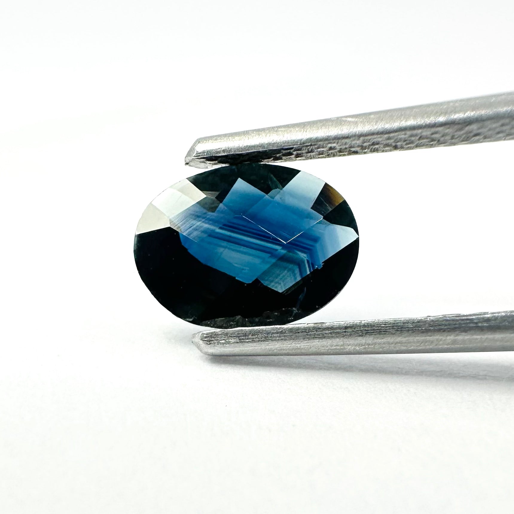 1.10cts 8.4x6.3 Oval Checkerboard Cut Blue Sapphire
