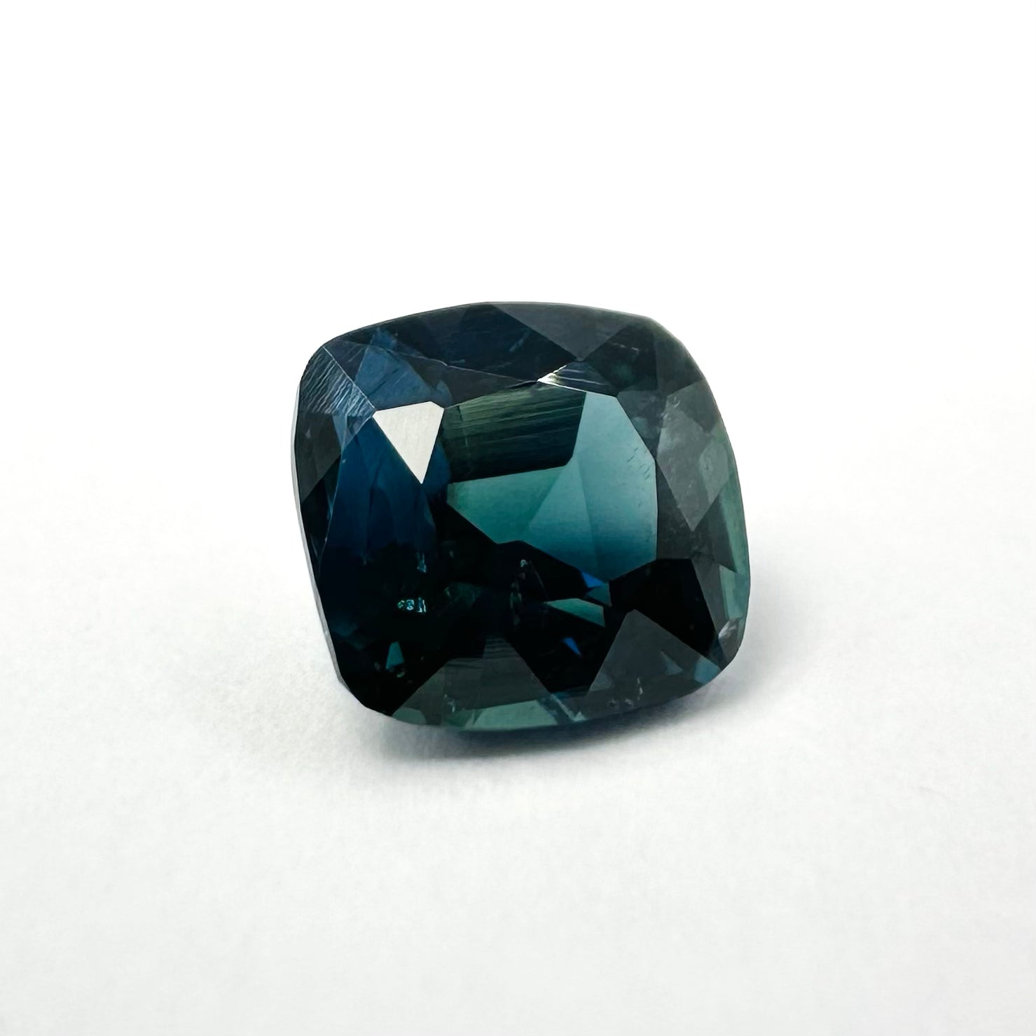 1.02cts 5.7x5.4mm Cushion Cut Faceted Blue Sapphire