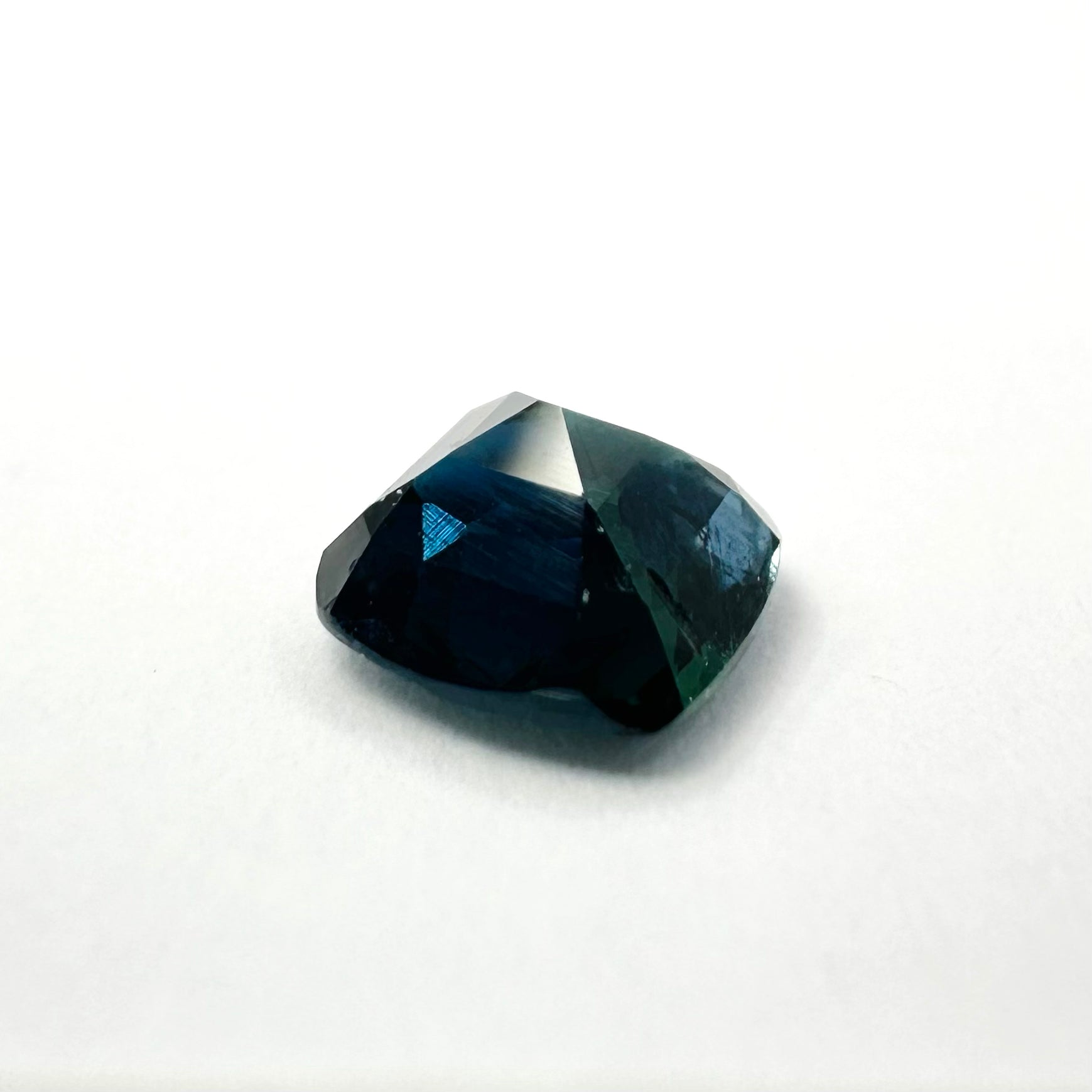 1.02cts 5.7x5.4mm Cushion Cut Faceted Blue Sapphire