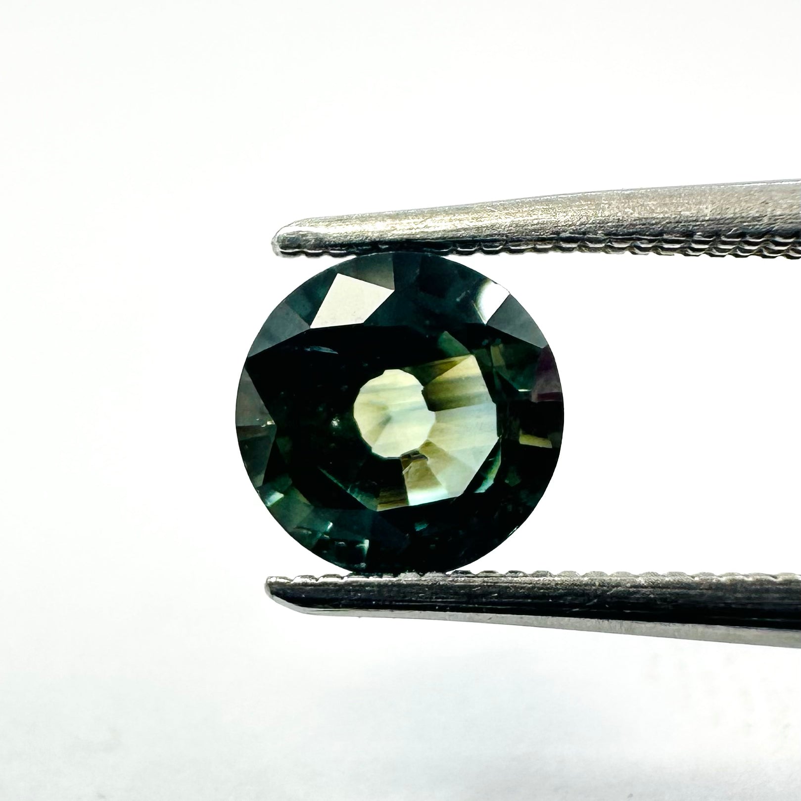 0.60cts 5mm Round Faceted Bi-Colour Teal-Blue Sapphire