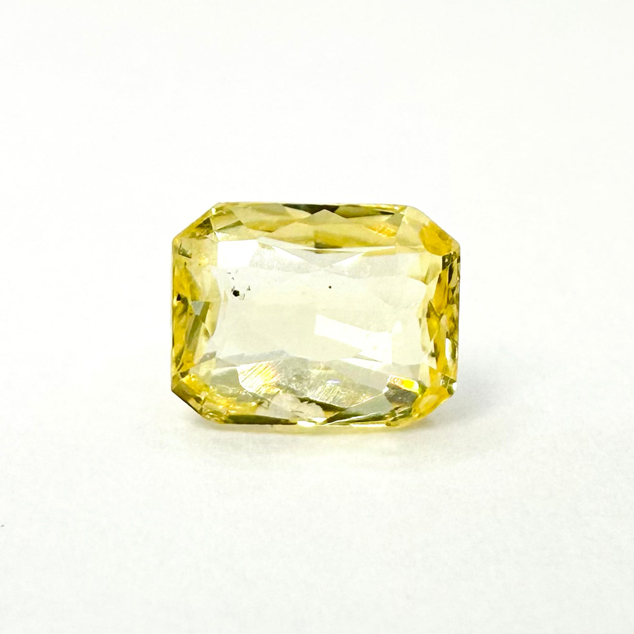 1.24cts 6.7x5.2mm Octagon Shaped Yellow Sapphire