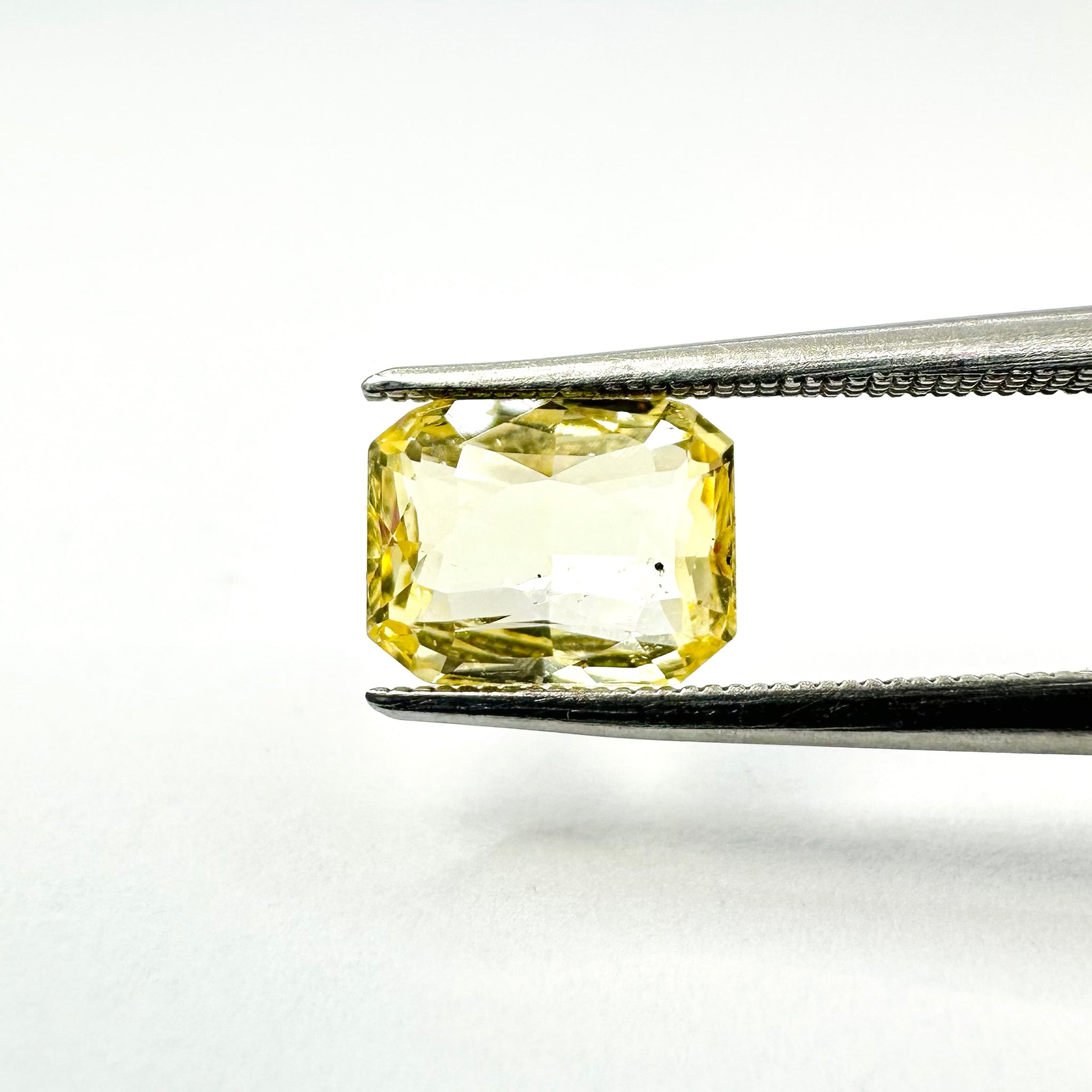 1.24cts 6.7x5.2mm Octagon Shaped Yellow Sapphire