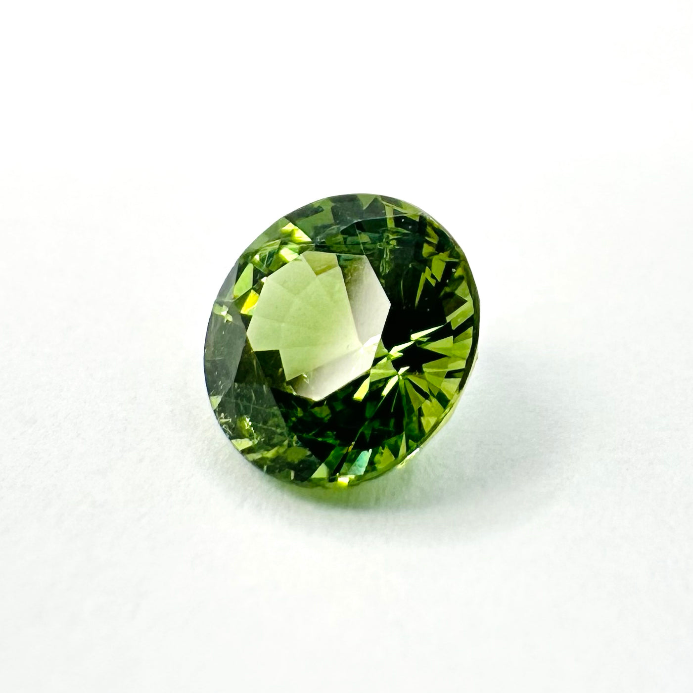 0.79cts 5.4mm Round Faceted Green Sapphire