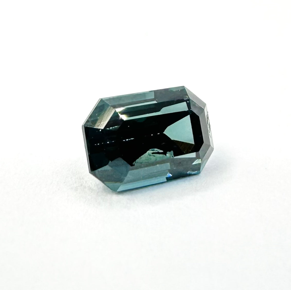 0.94cts 6.2x4mm Octagon Shaped Blue-Teal Sapphire