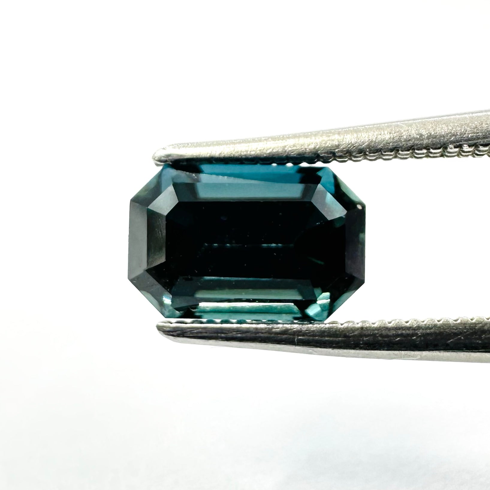 0.94cts 6.2x4mm Octagon Shaped Blue-Teal Sapphire